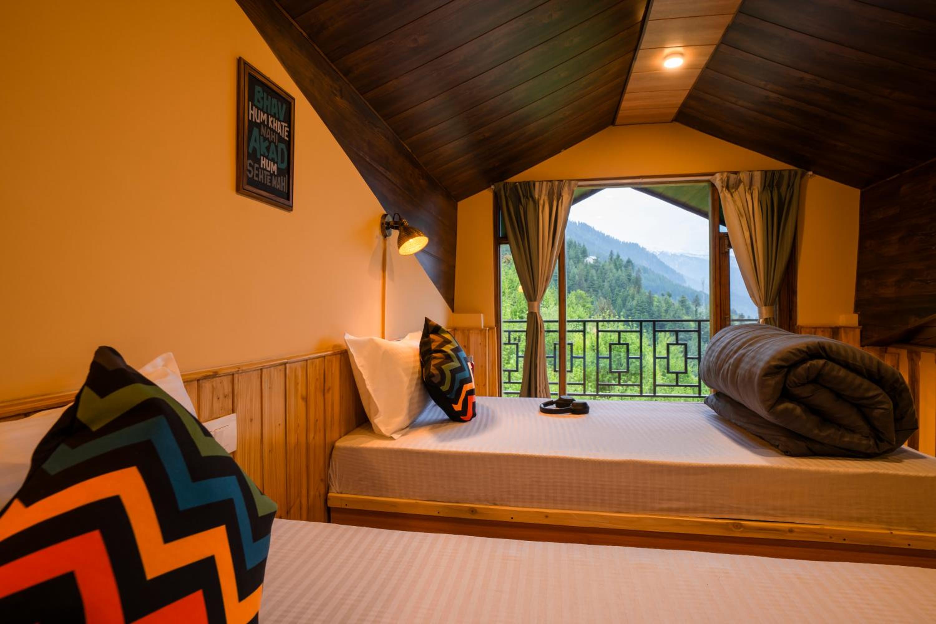 Single Bed in Mixed Dormitory Room photo 1