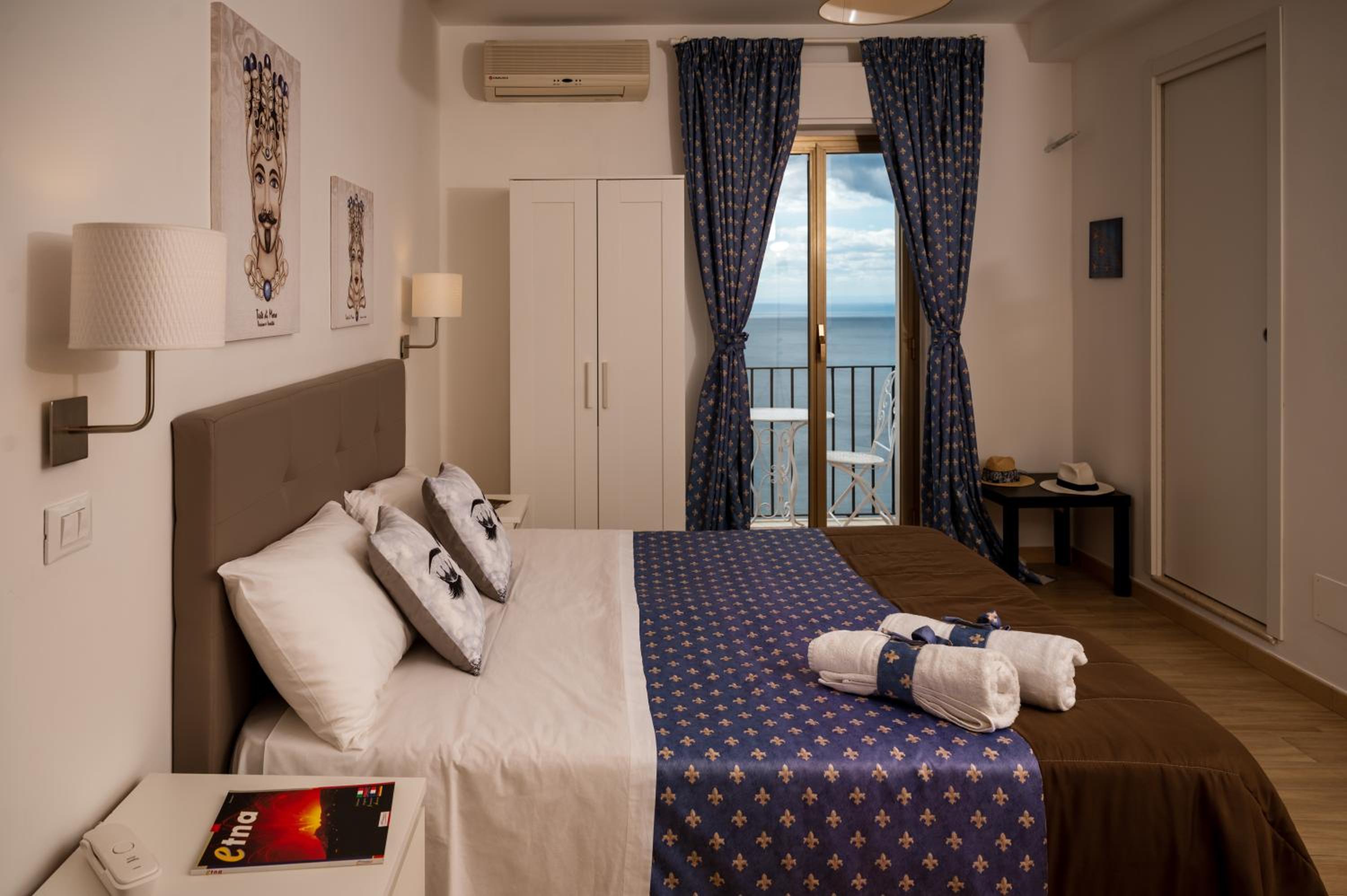 Quadruple Room with Sea View
