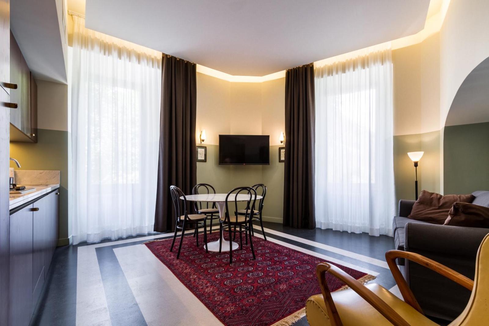 One-Bedroom Apartment