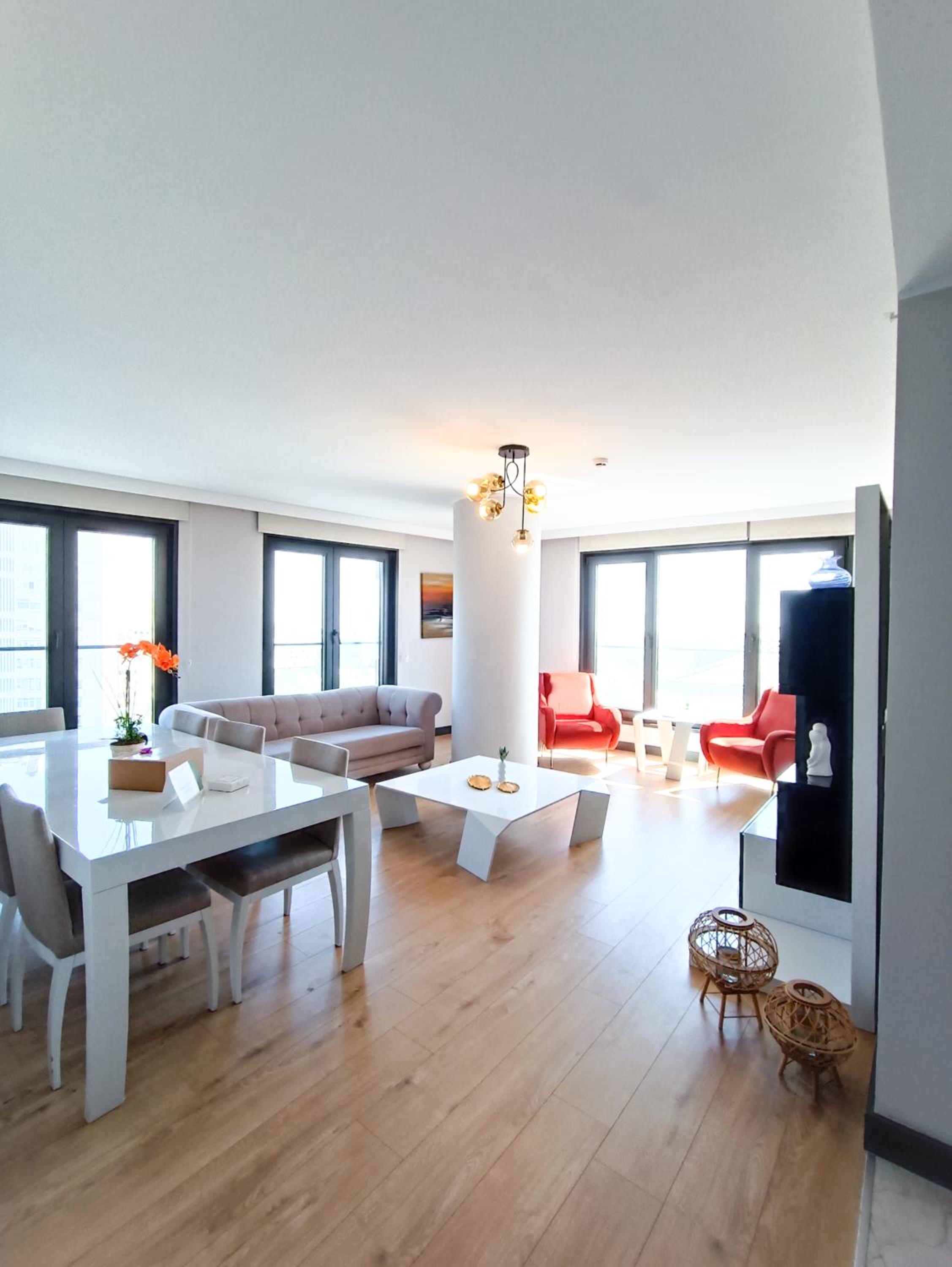 Three-Bedroom Apartment photo 1