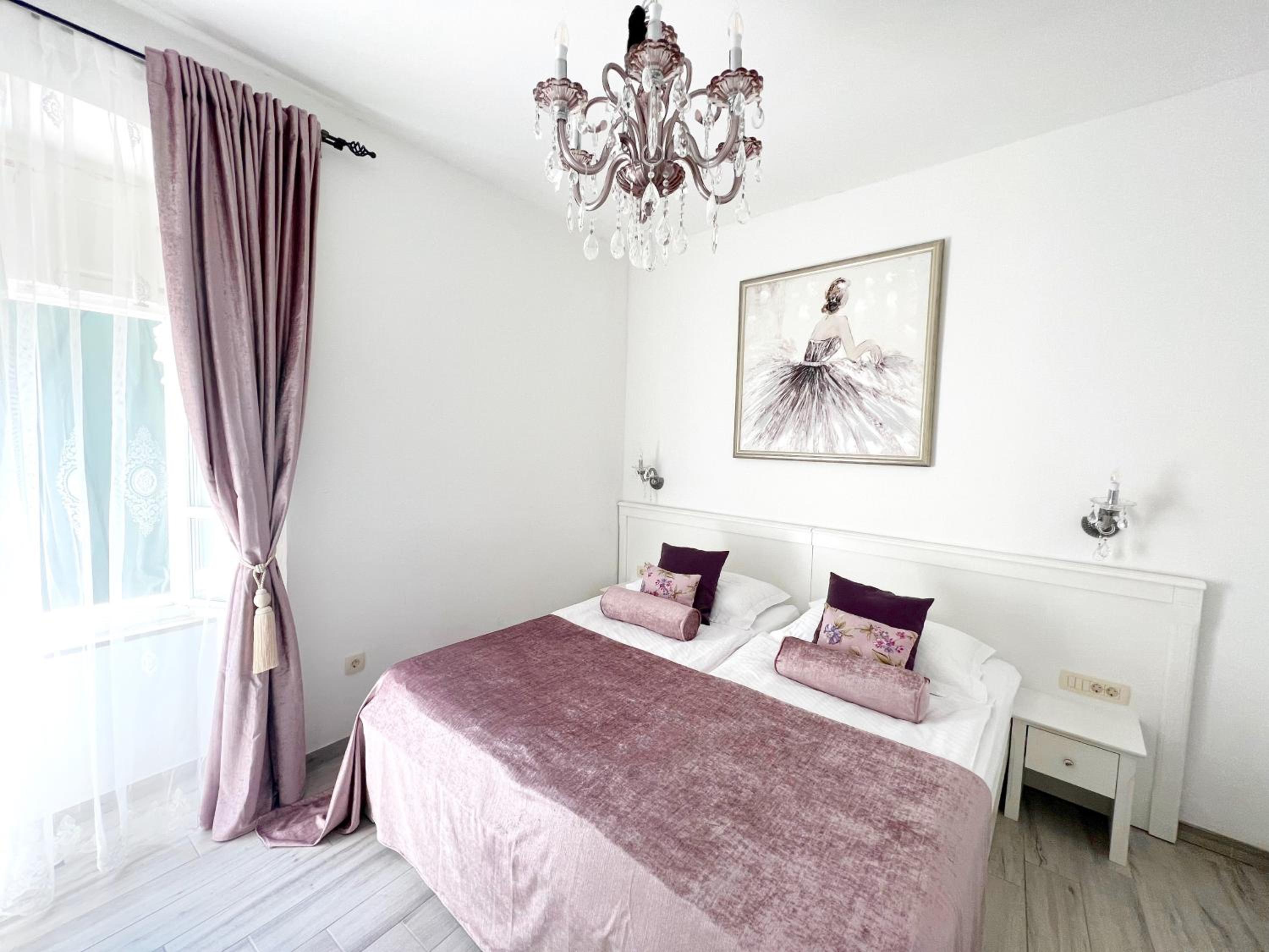 Comfort Family Room photo 1