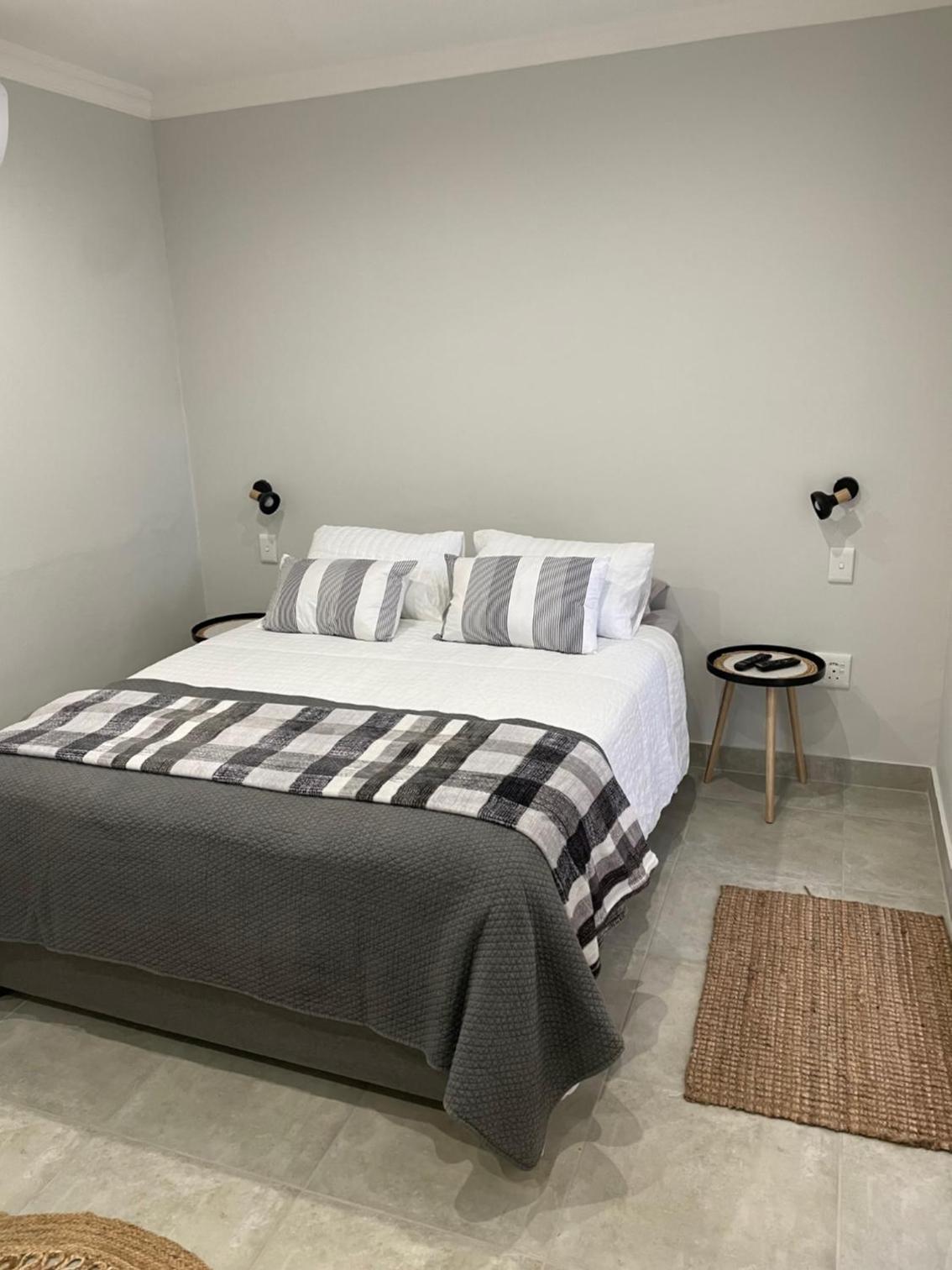 One-Bedroom Apartment - Photo 8