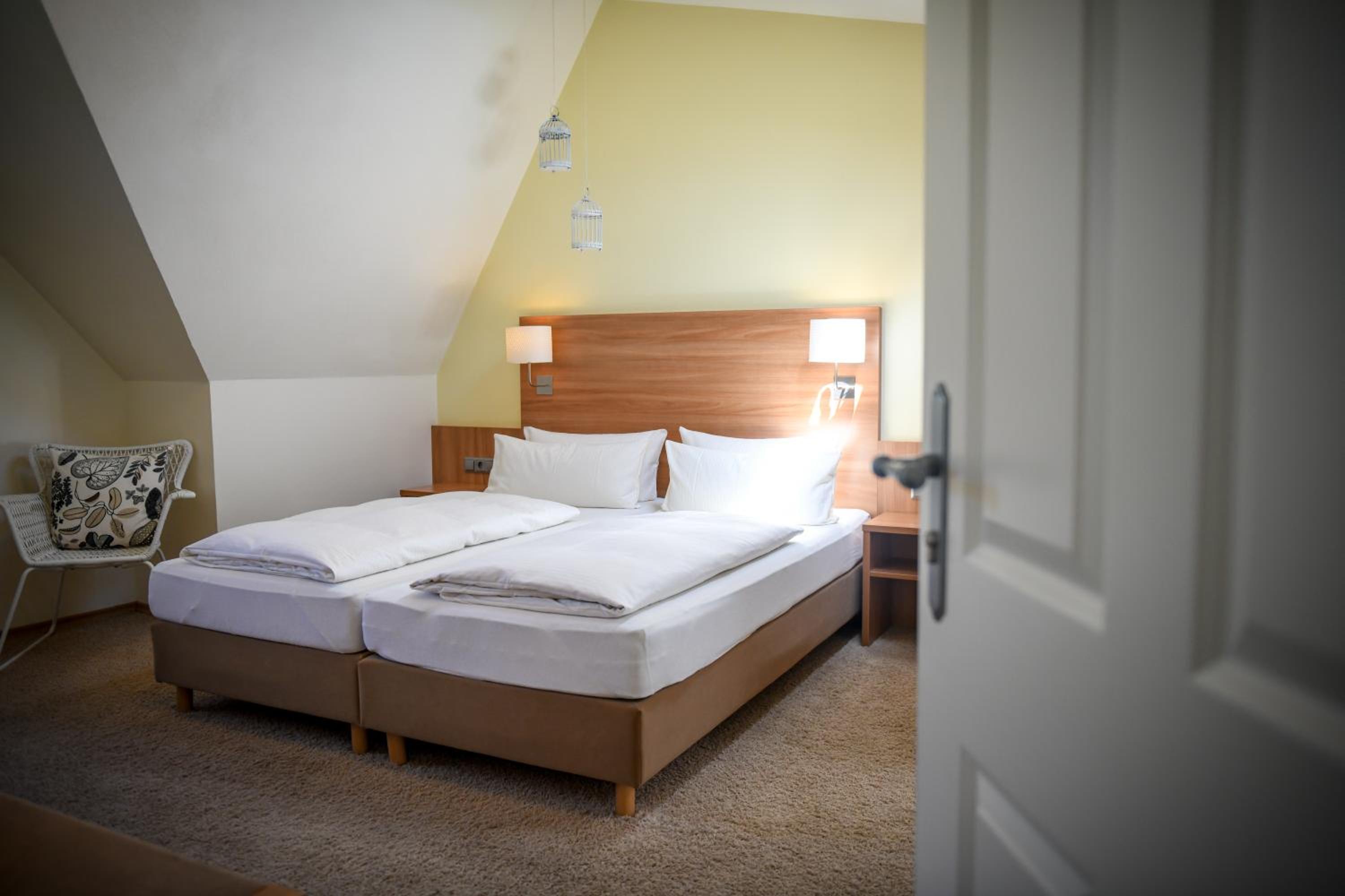 Double Room - Photo 11