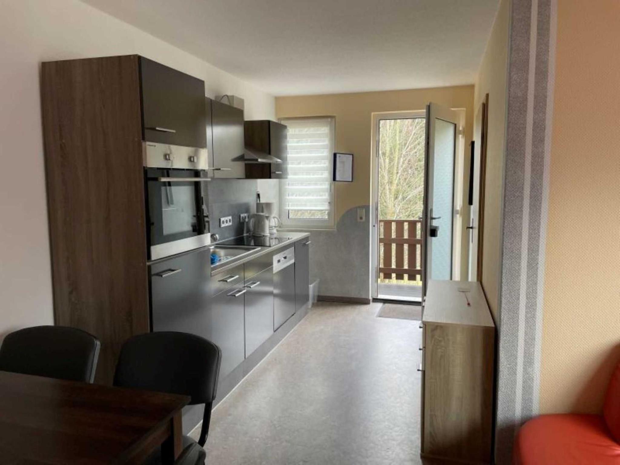 Three-Bedroom Apartment with Shower photo 3