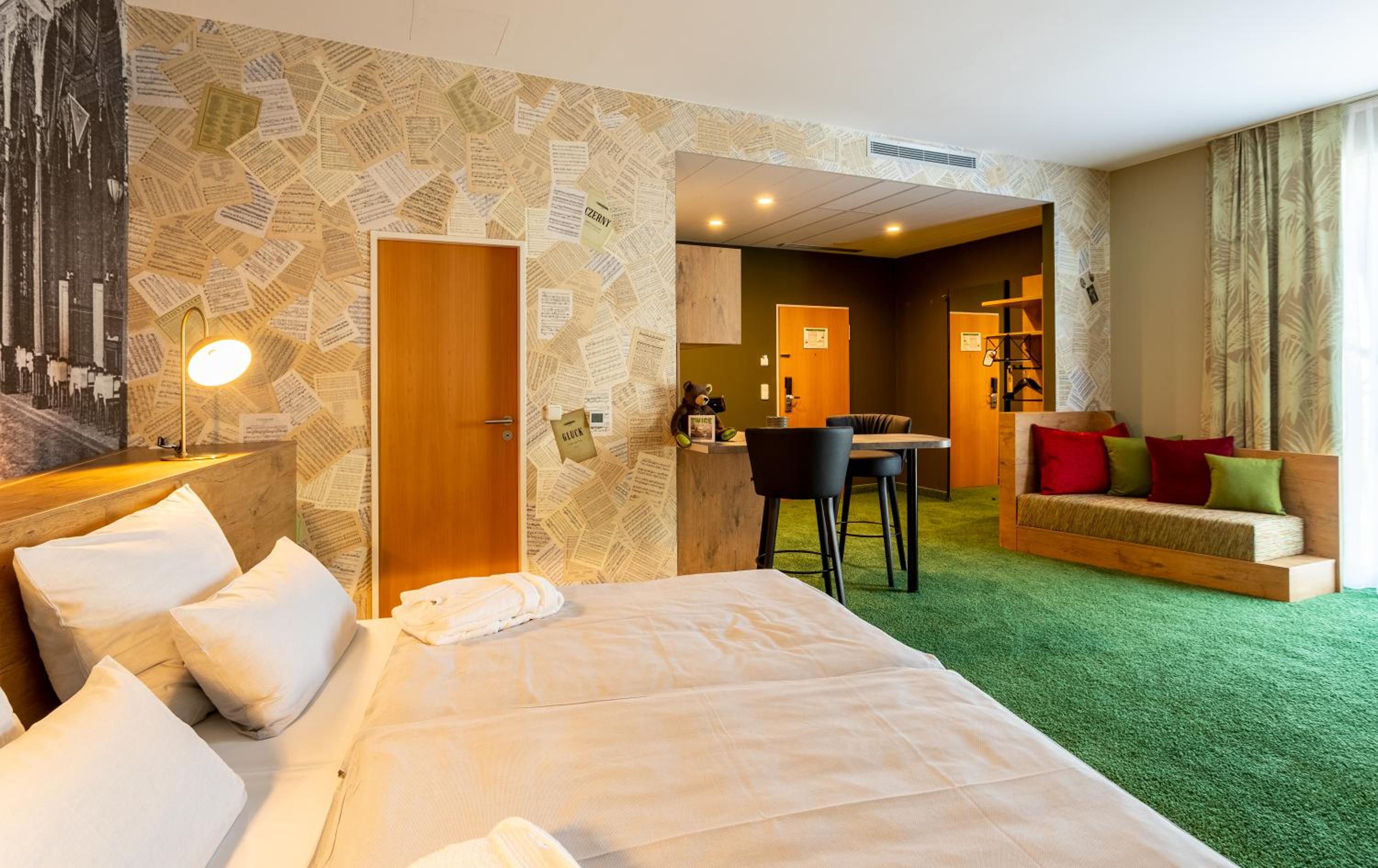 Großes Doppelzimmer „ROOMY“ mit Küchenzeile - Photo 1
