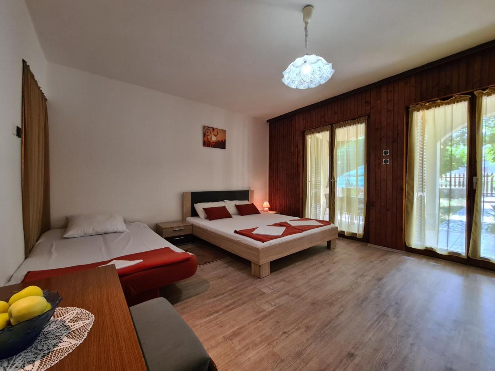Studio Apartment photo 1