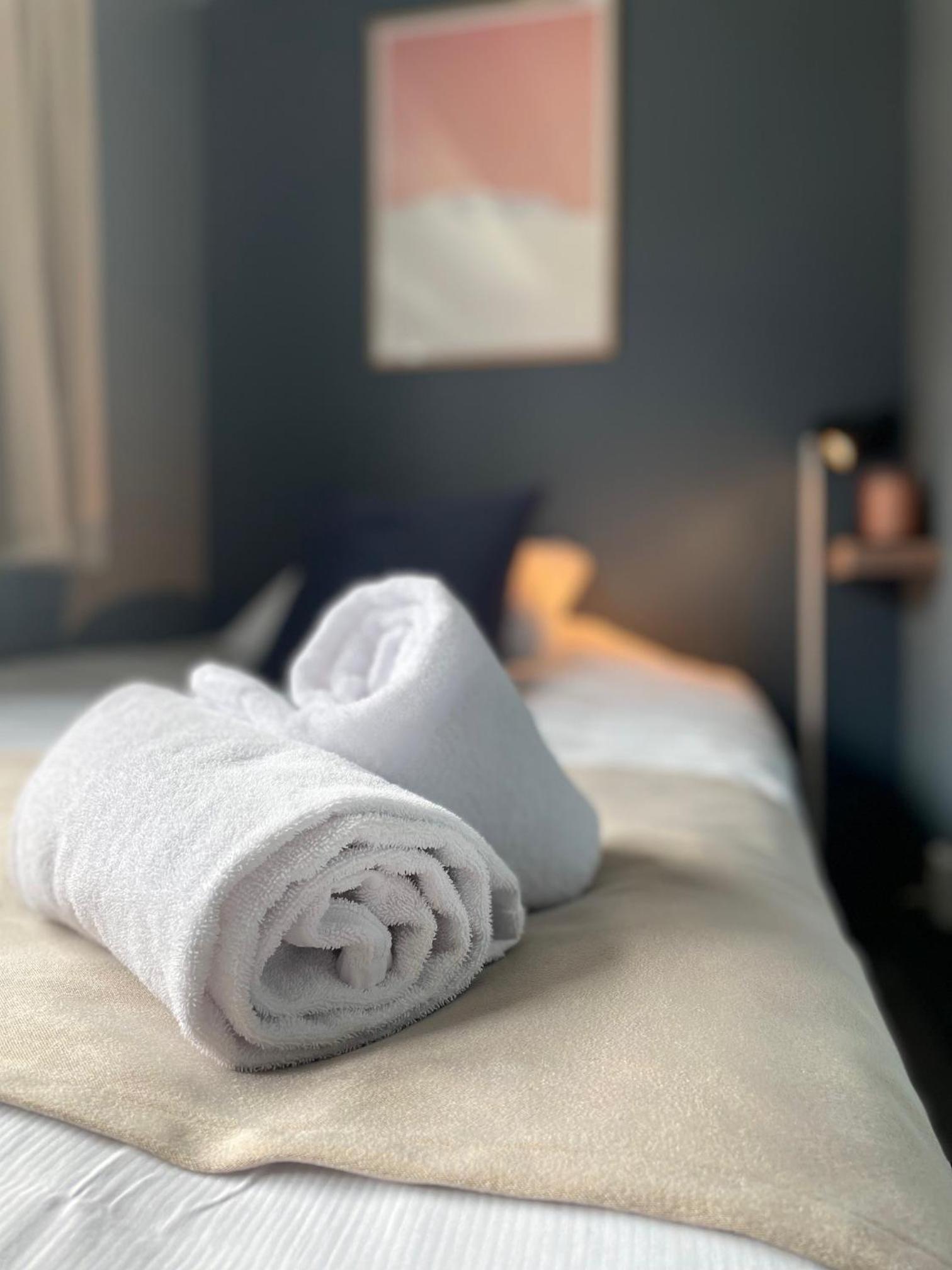 Single Room with Bathroom photo 3