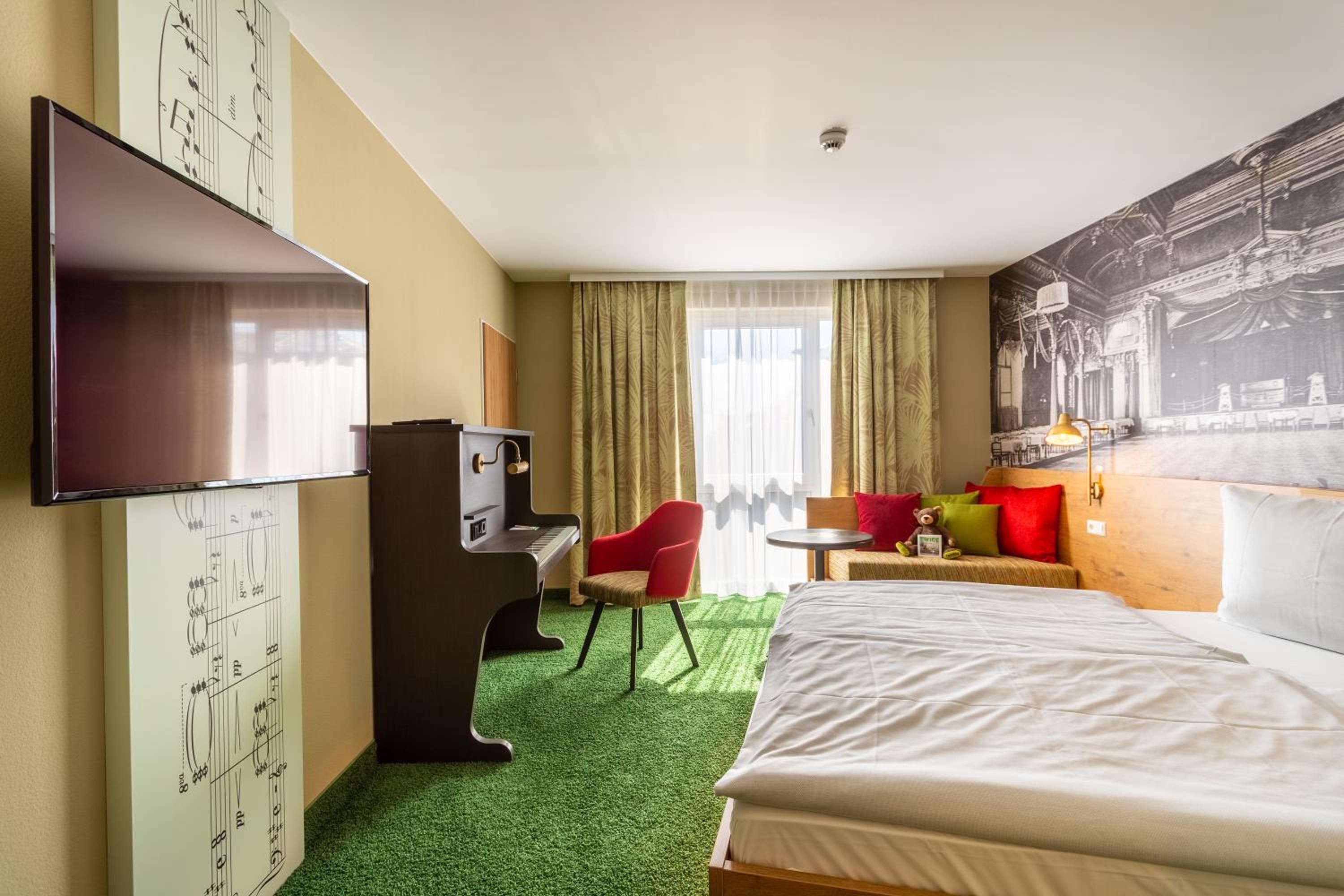 Doppelzimmer „COMFY“ mit Kingsize-Bett - Photo 5