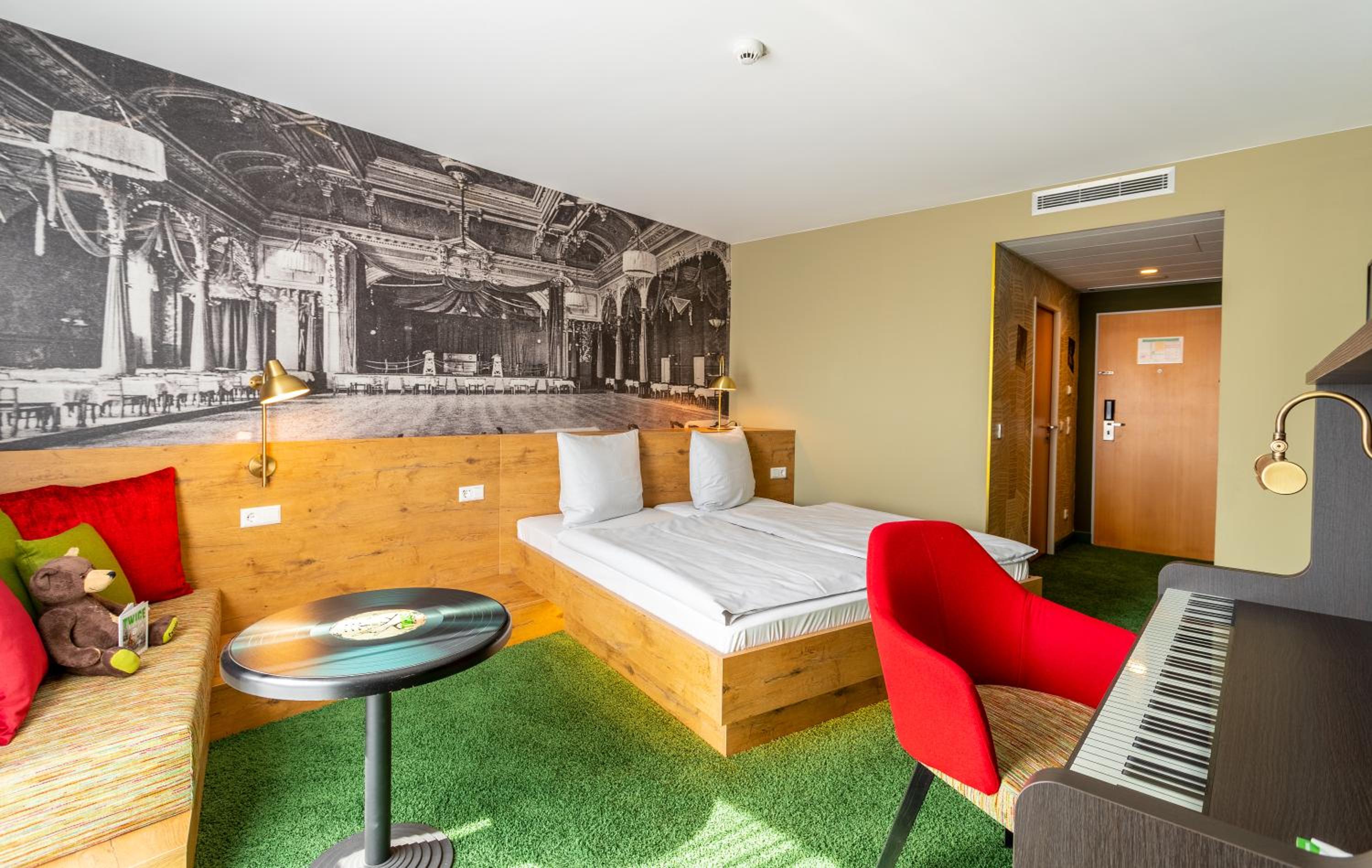 Doppelzimmer „COMFY“ mit Kingsize-Bett - Photo 3