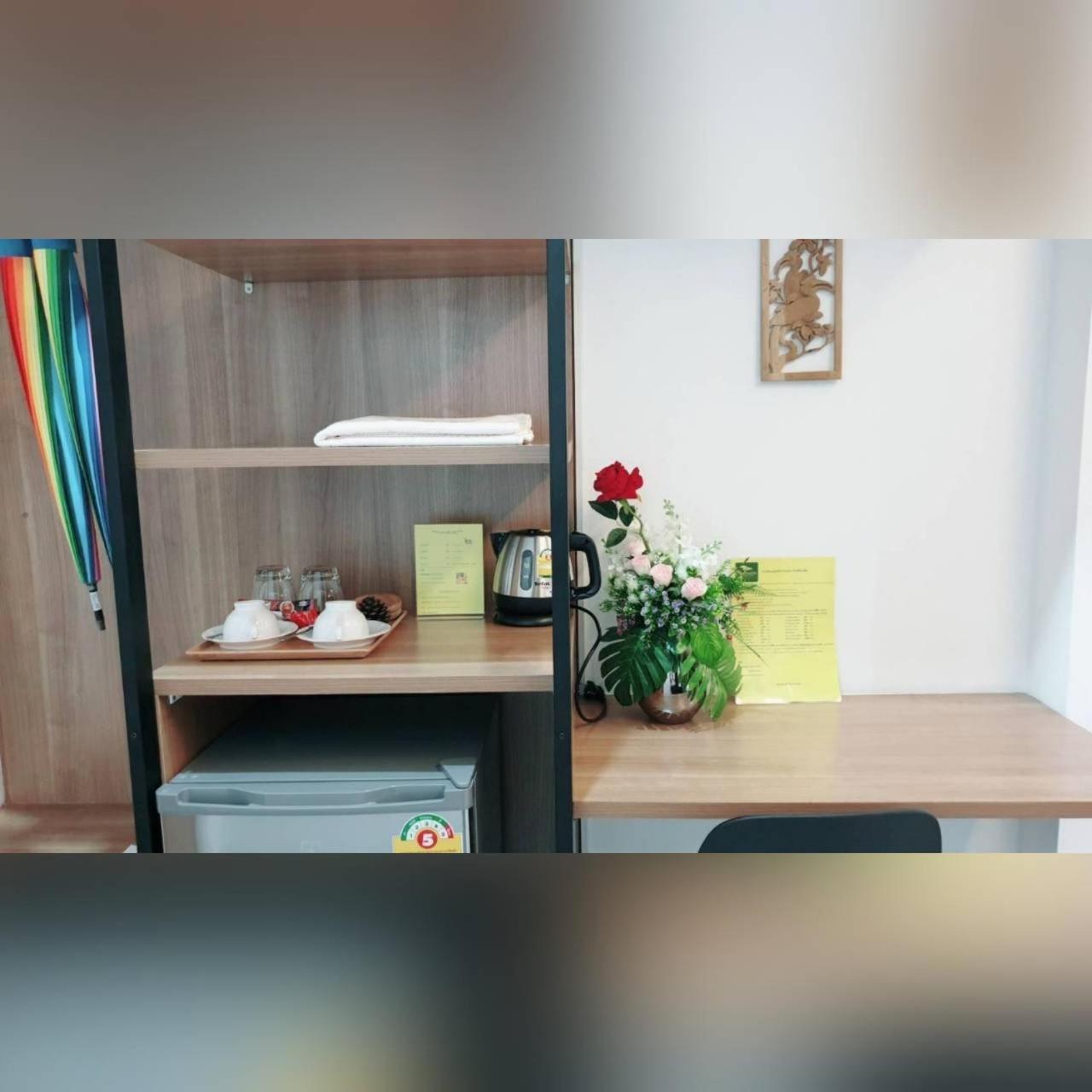 King Room with Balcony - Photo 9