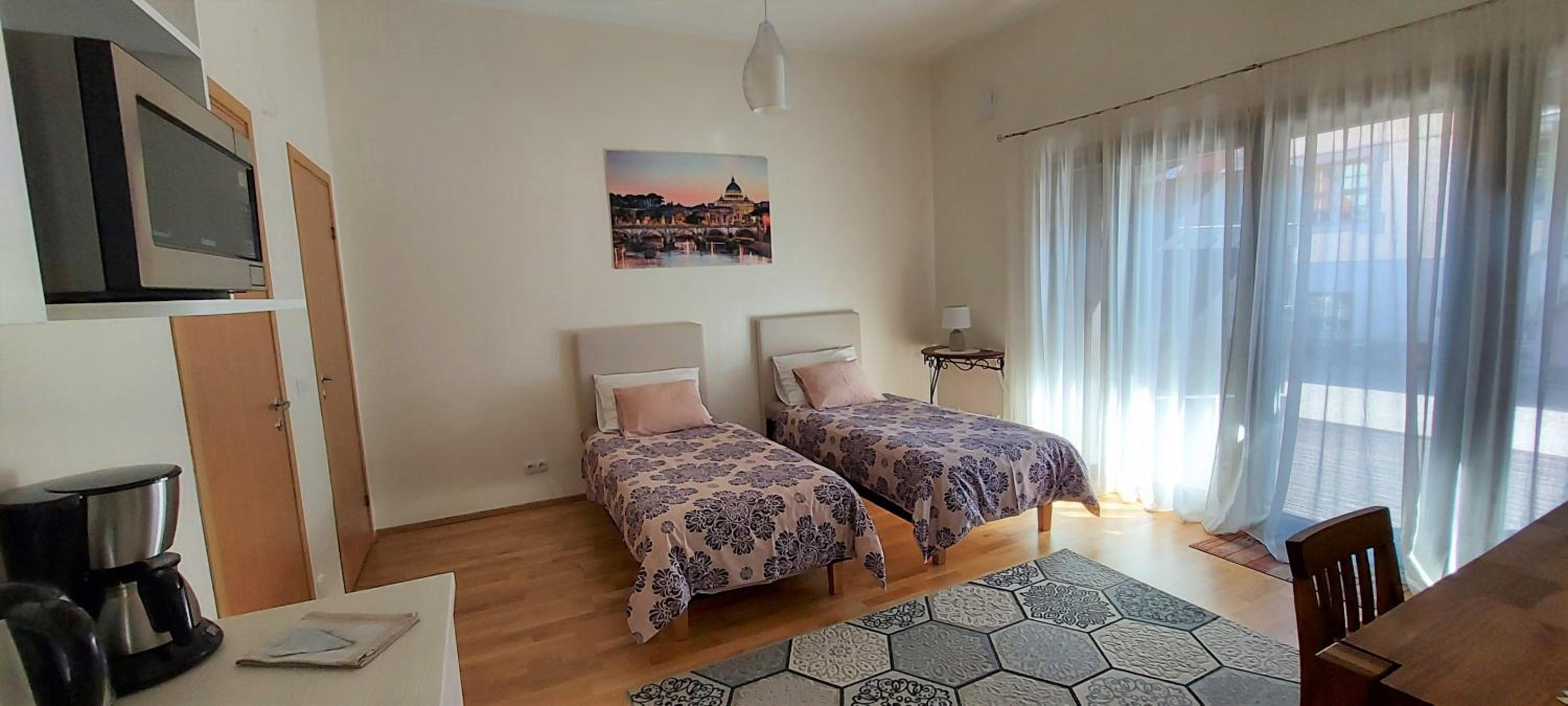 Apartment with Terrace - Photo 5