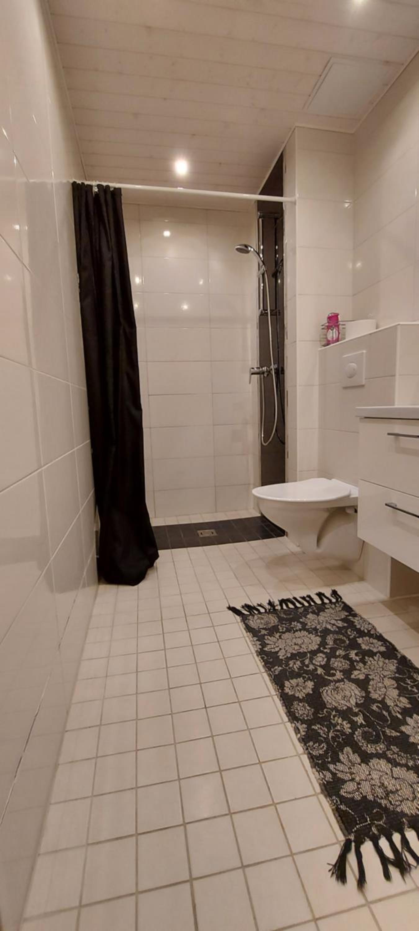Apartment with Terrace - Photo 12