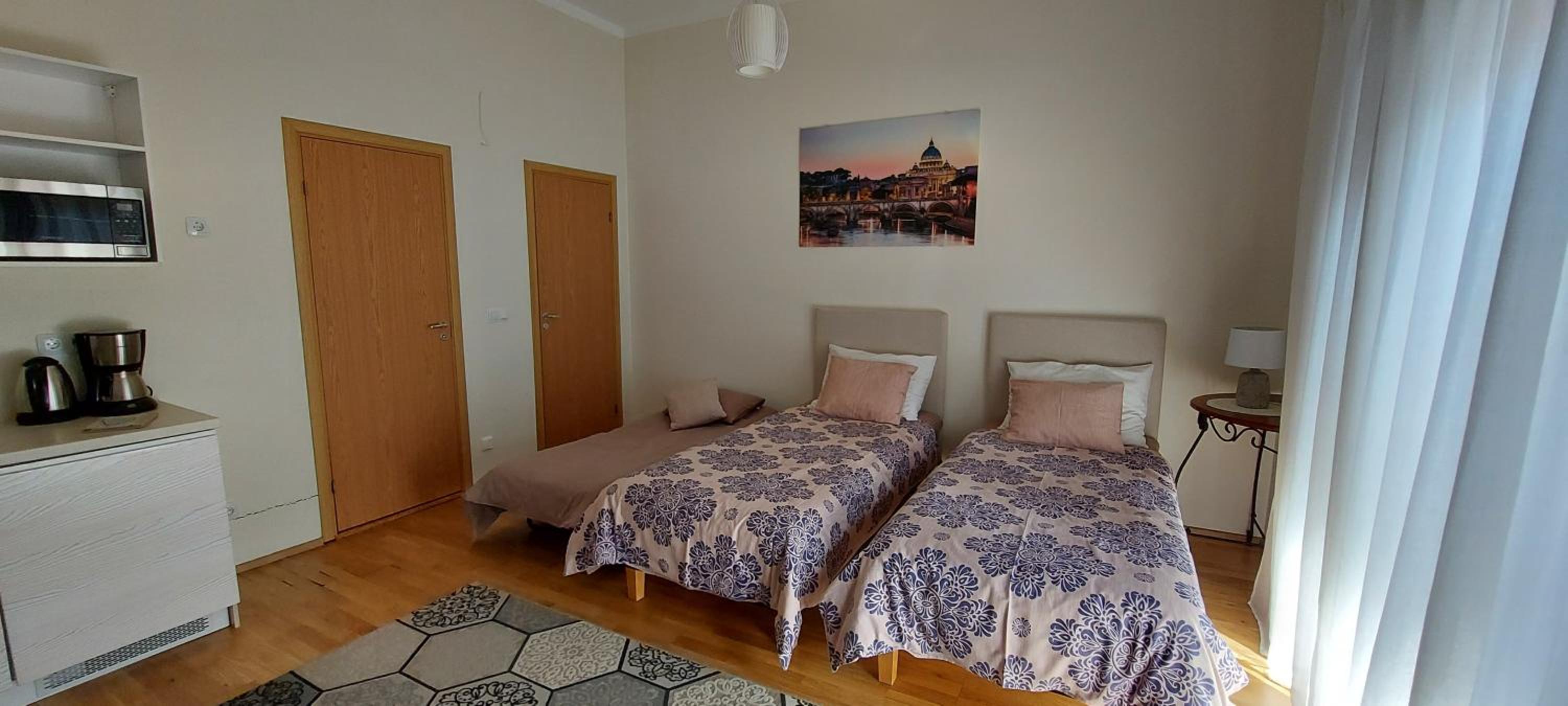 Apartment with Terrace - Photo 11