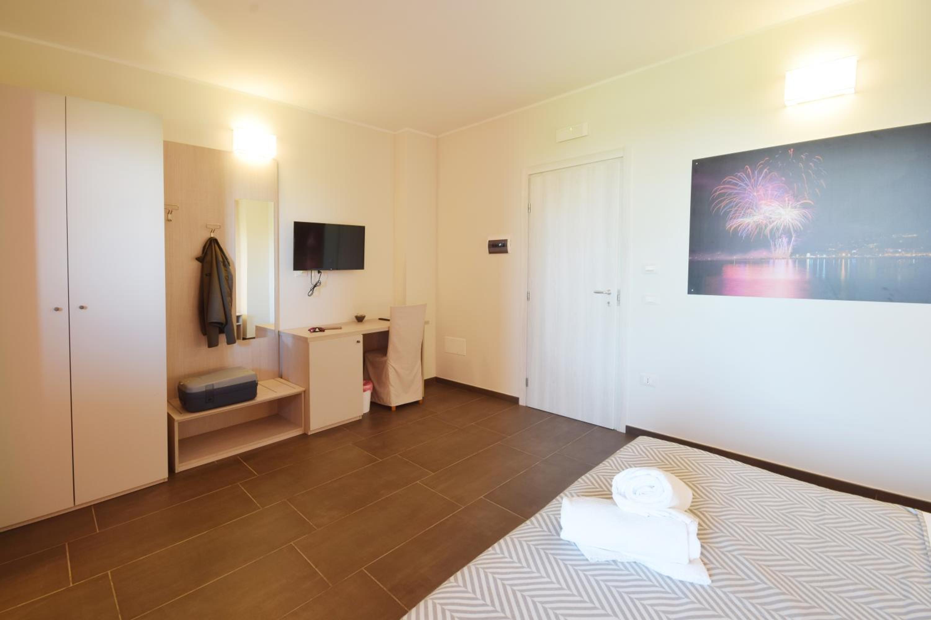 Double or Twin Room photo 2