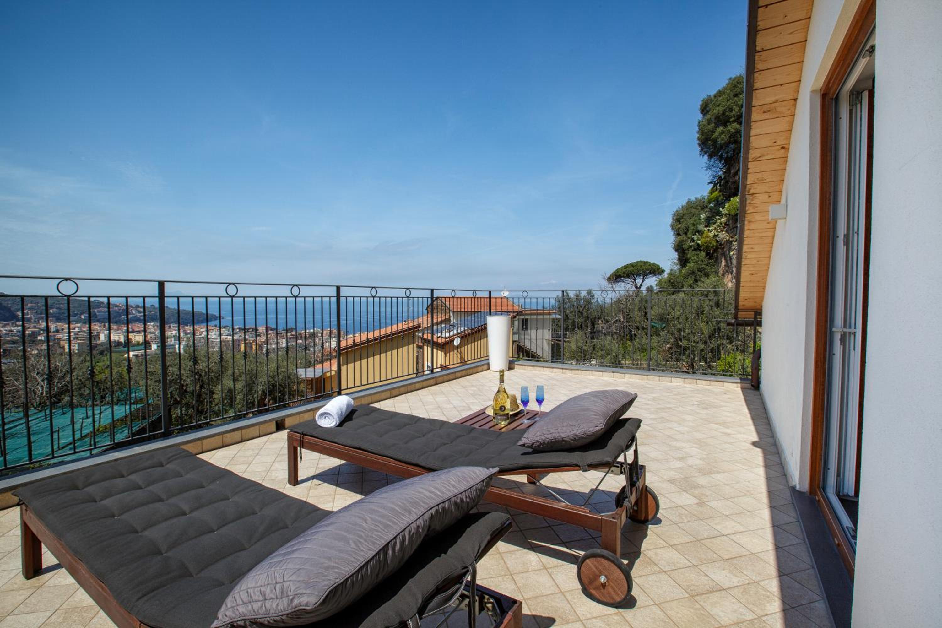 Junior Suite with Sea View - Photo 18
