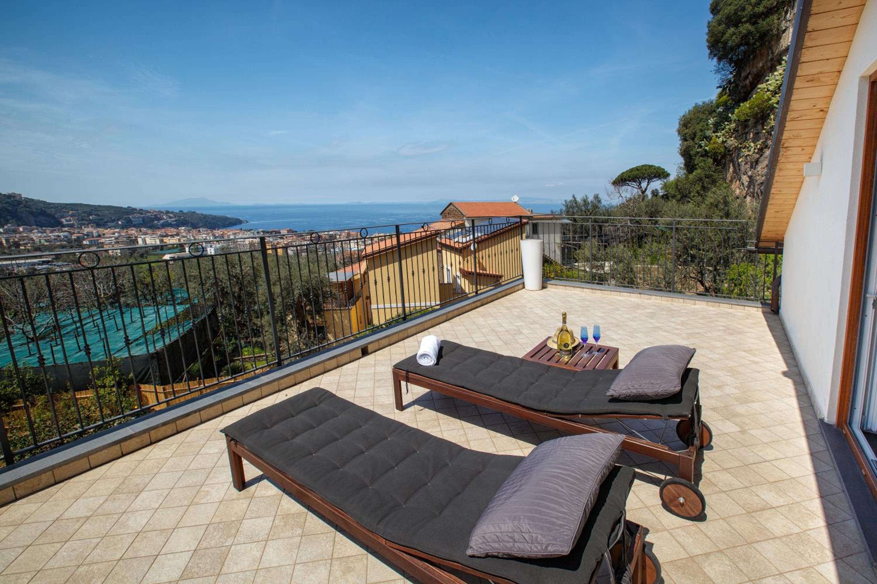 Junior Suite with Sea View - Photo 9