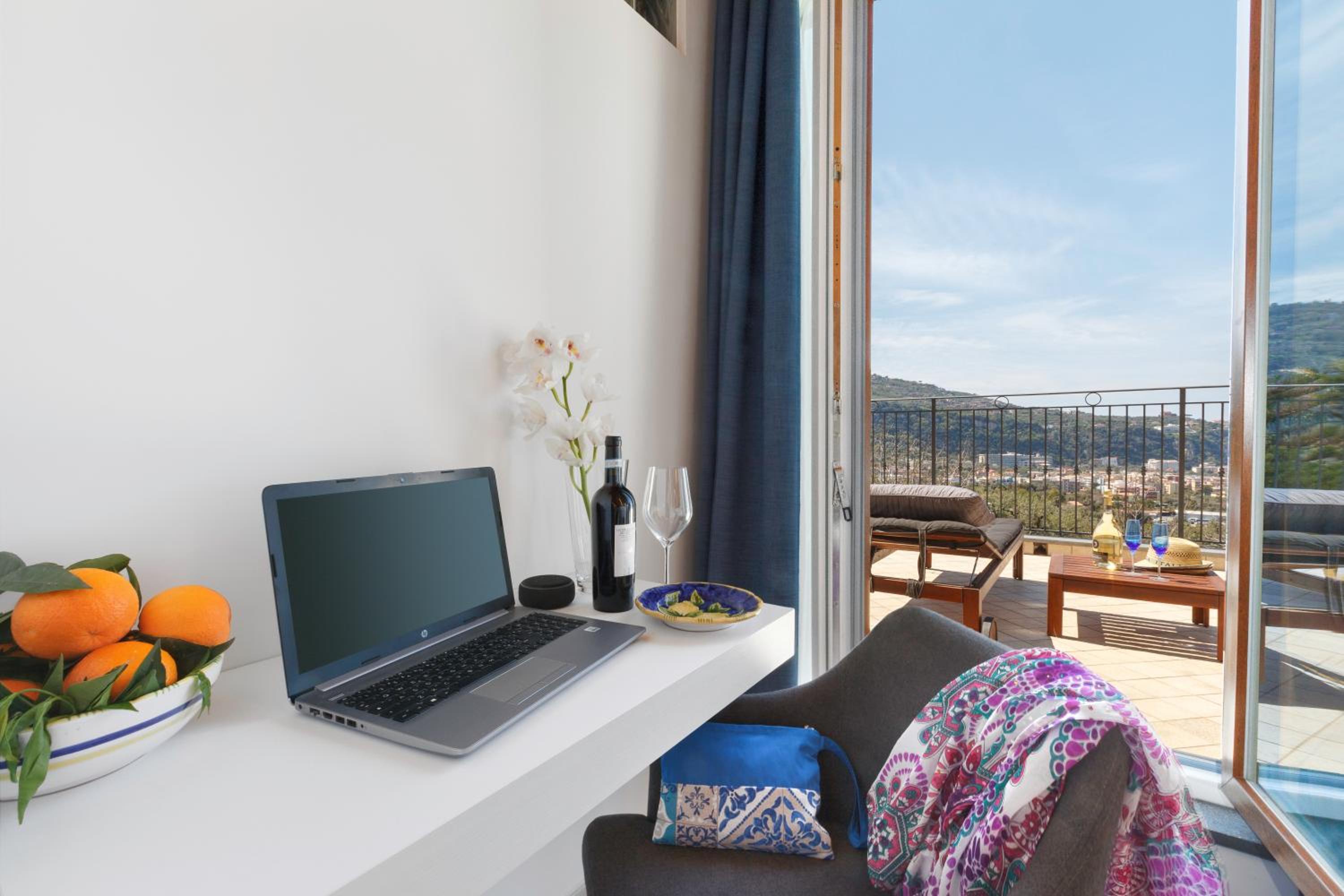 Junior Suite with Sea View - Photo 4