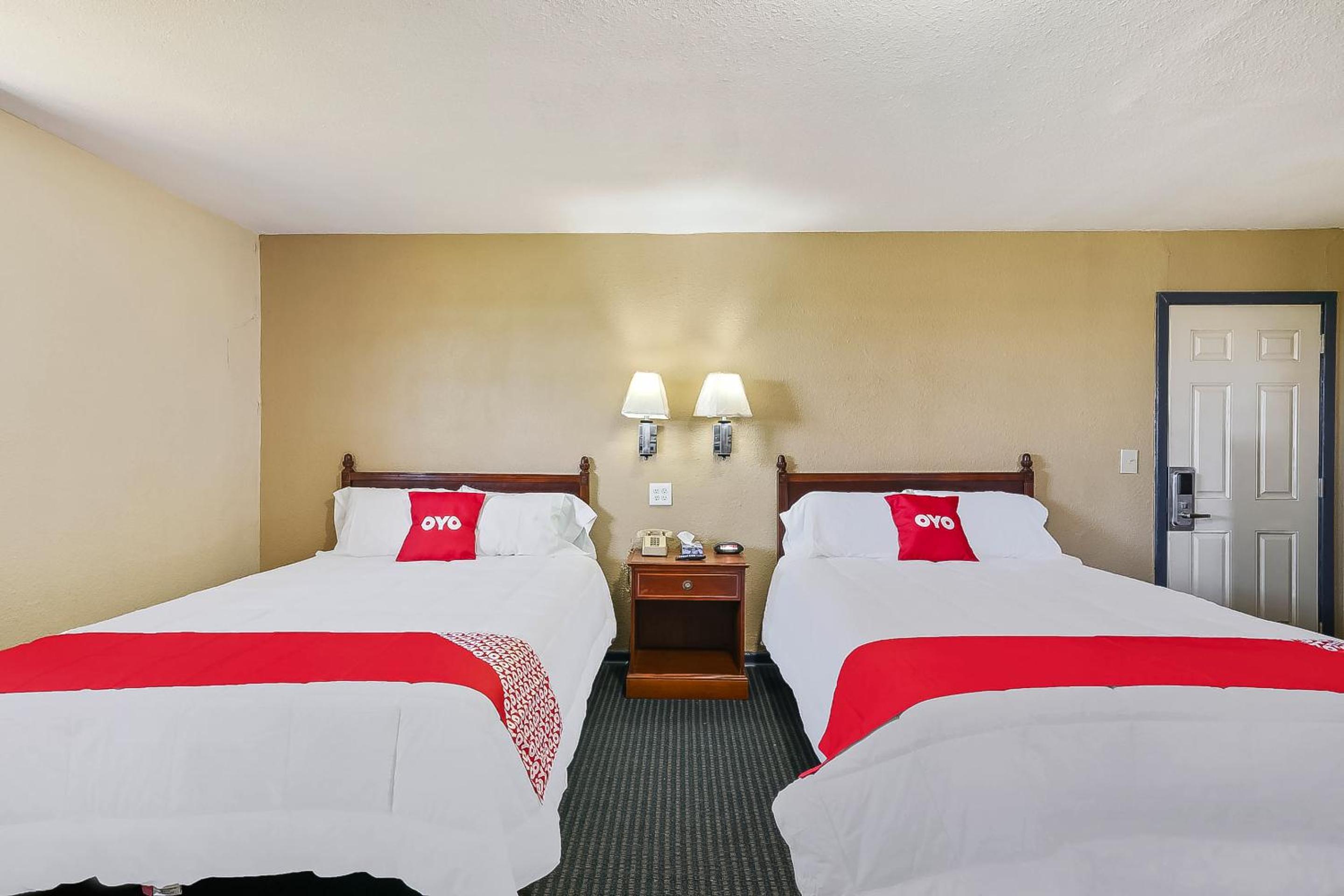 2 Queen Beds Non-Smoking - Photo 10