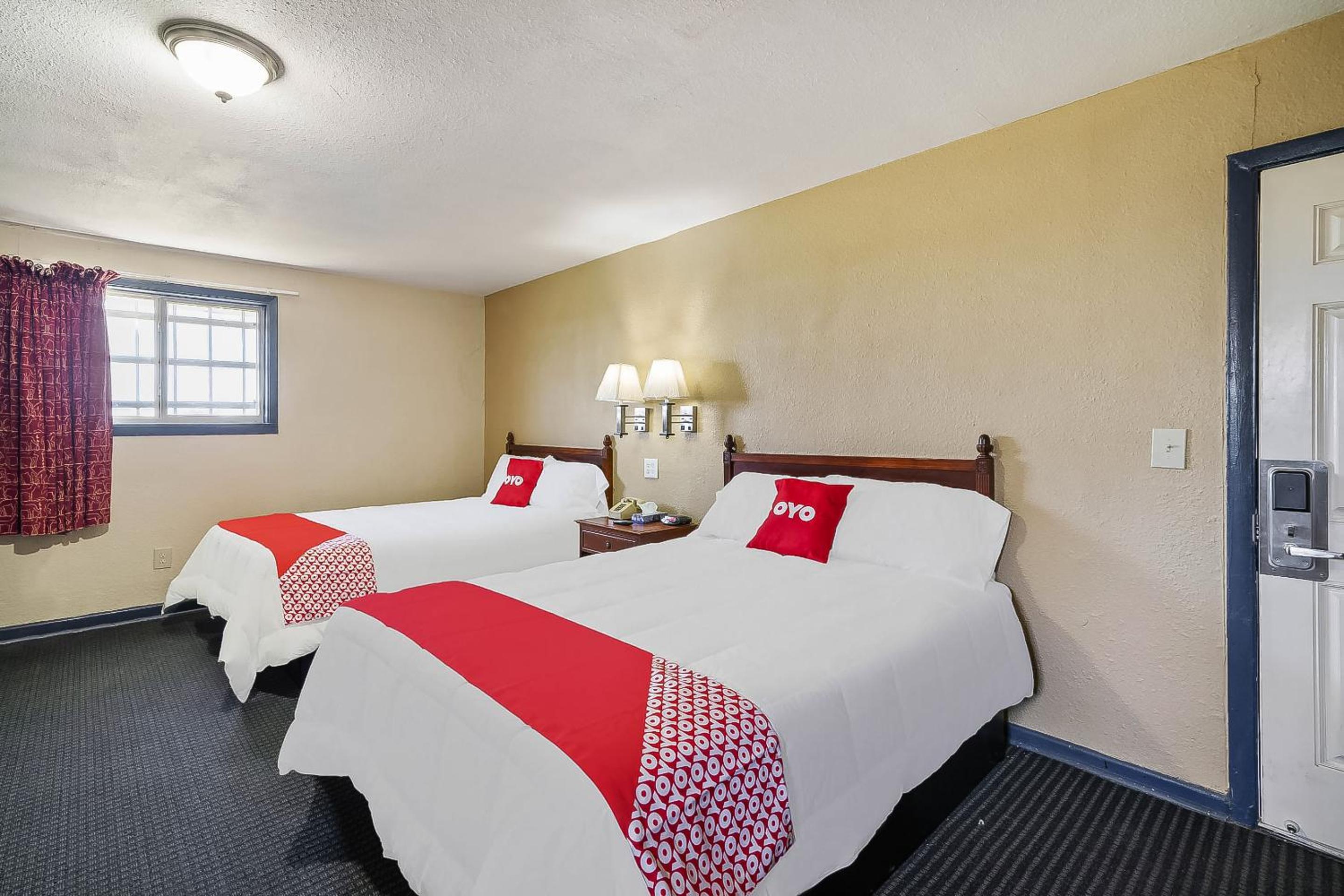 2 Queen Beds Non-Smoking - Photo 1