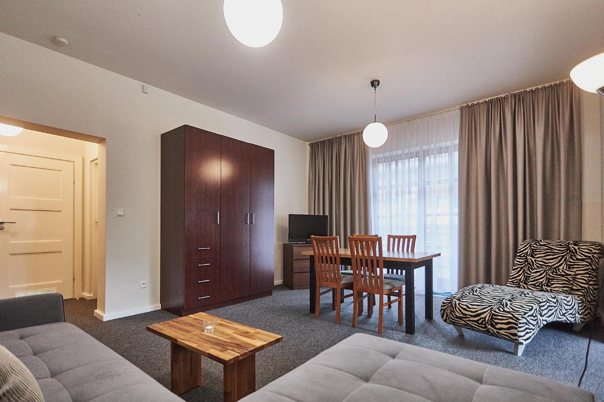 One-Bedroom Apartment photo 1