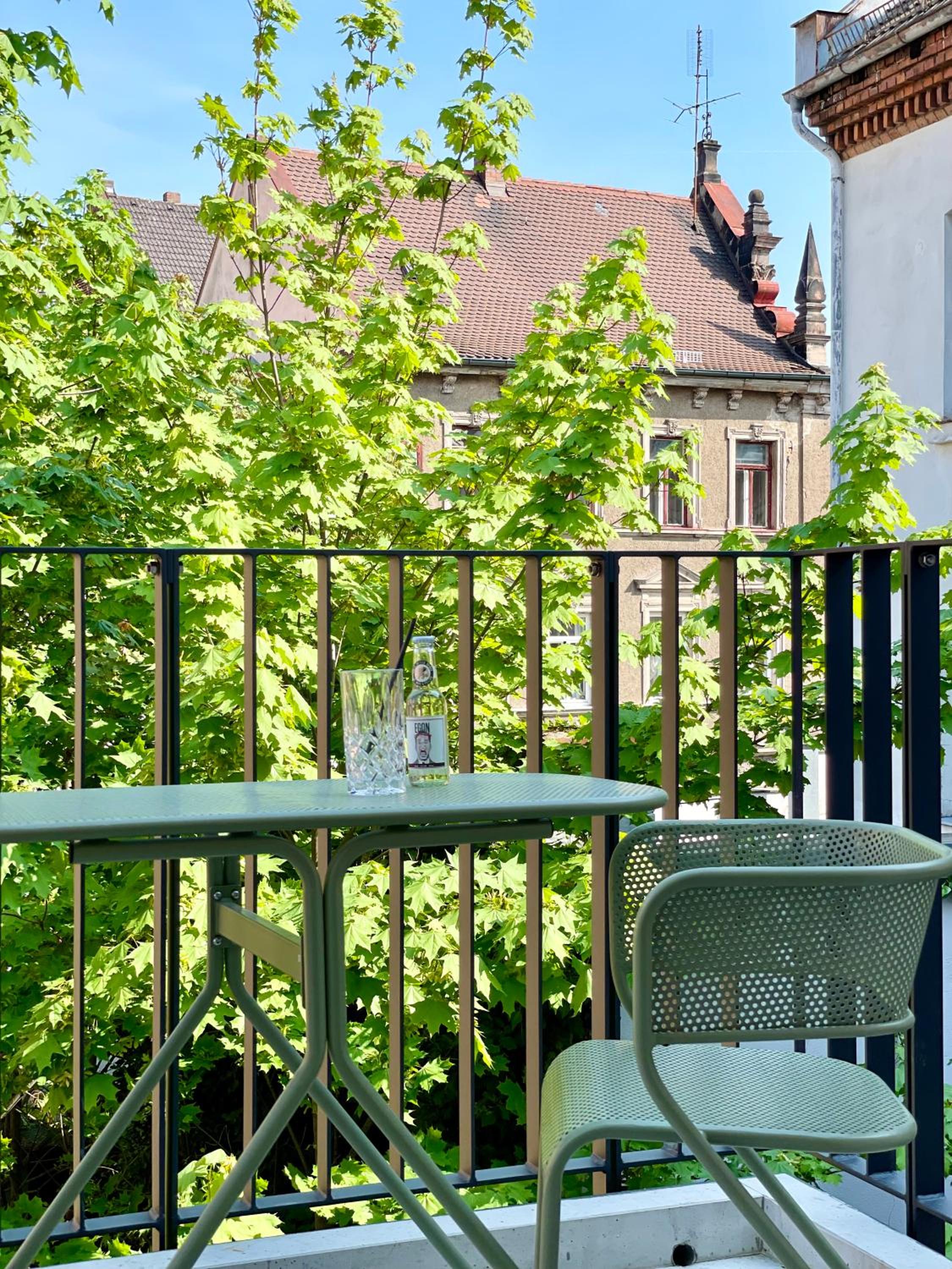 Apartment with Balcony - Photo 5