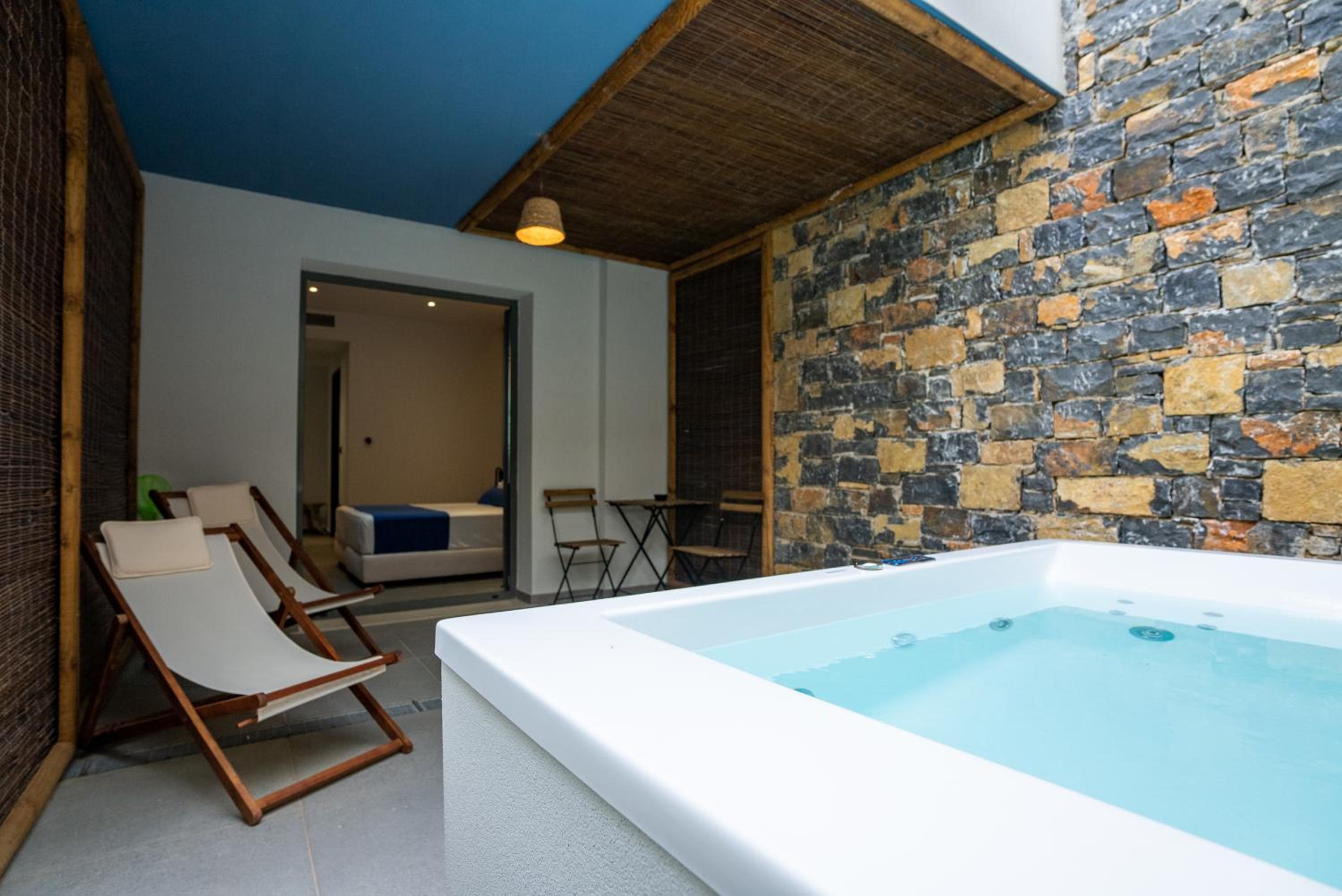Queen Room with Spa Bath - Photo 5
