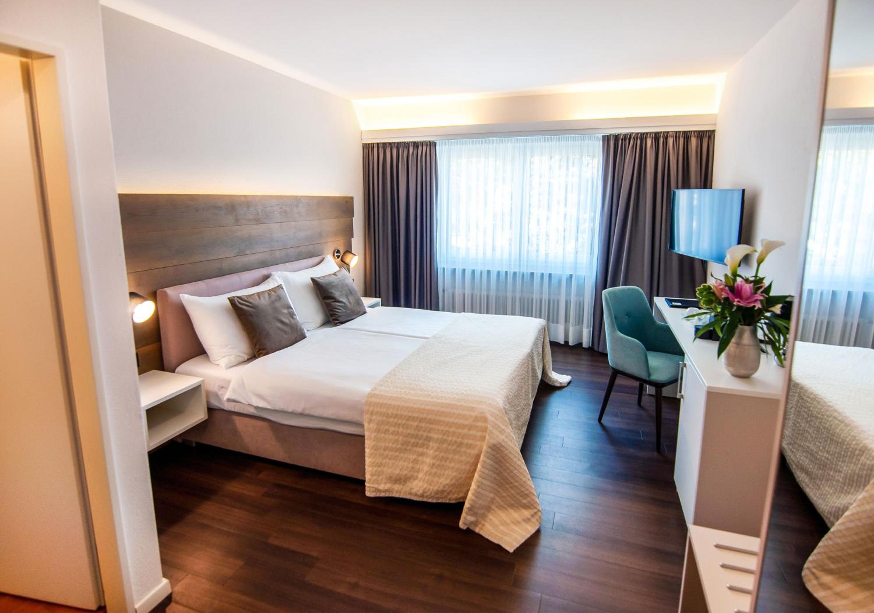 Superior Double or Twin Room with Garden View - Photo 3