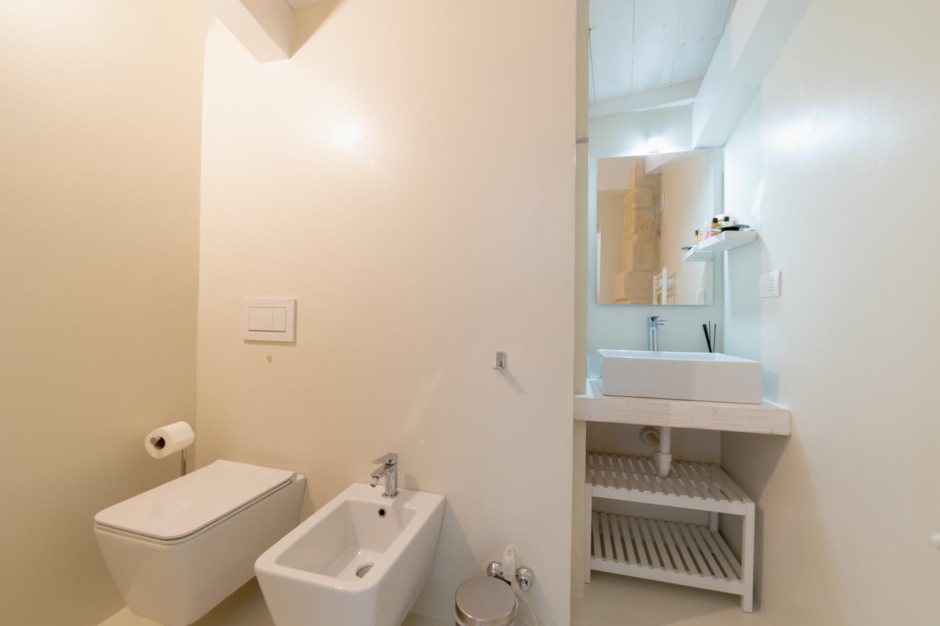 Deluxe Double Room with Balcony - Photo 2