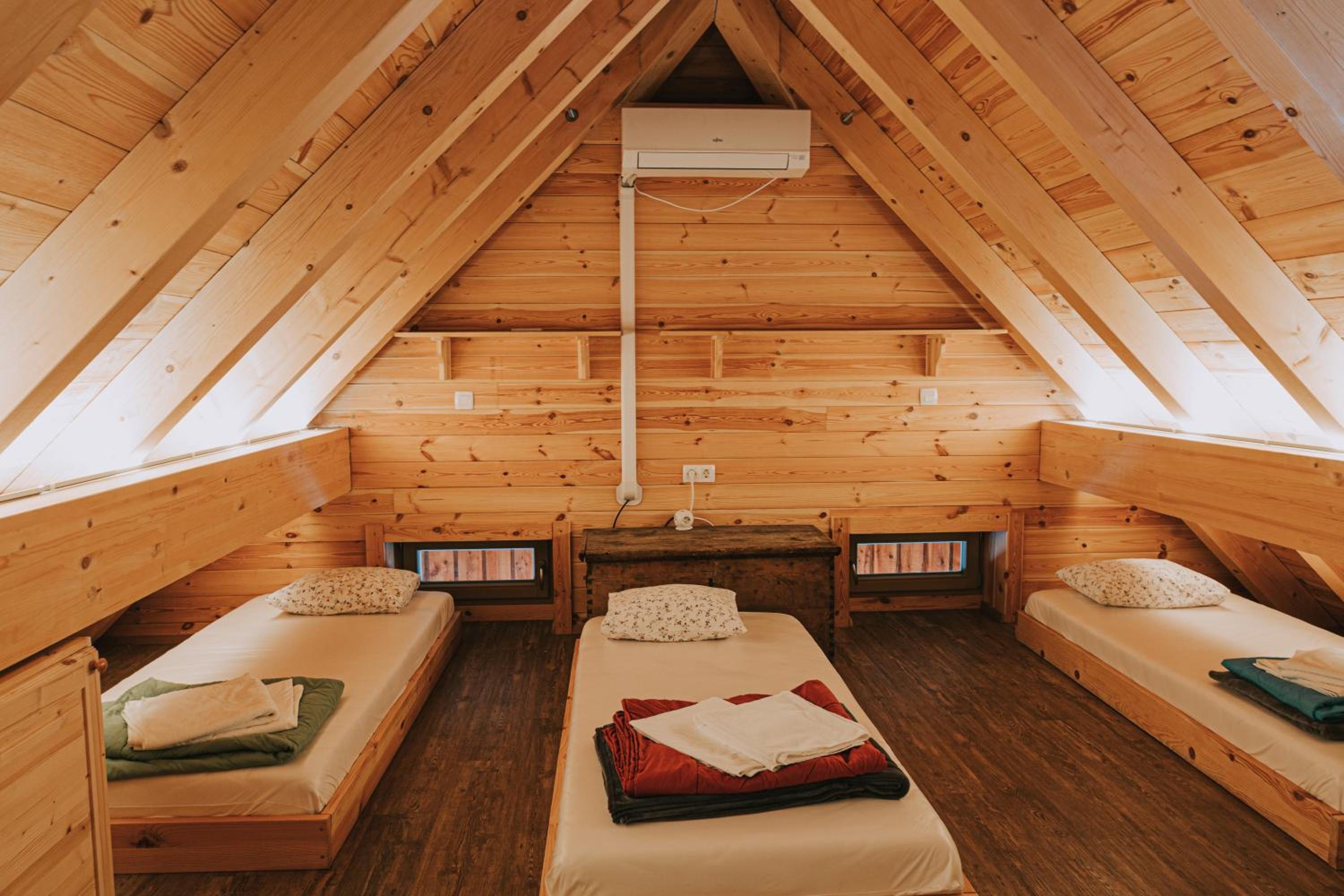Single Bed in Mixed Dormitory Room photo 1
