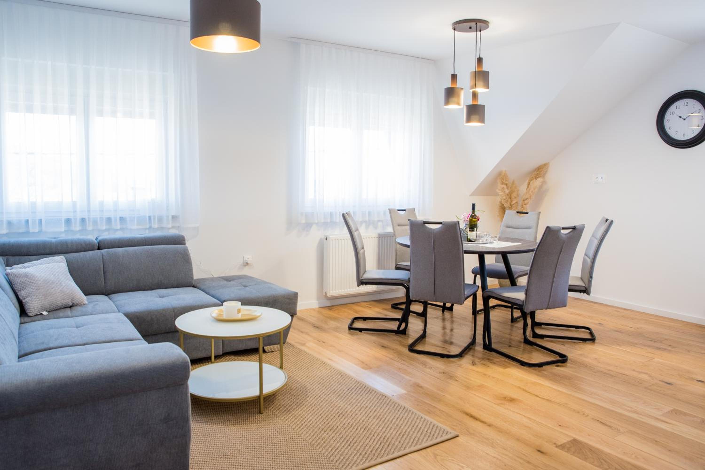 Apartment photo 2