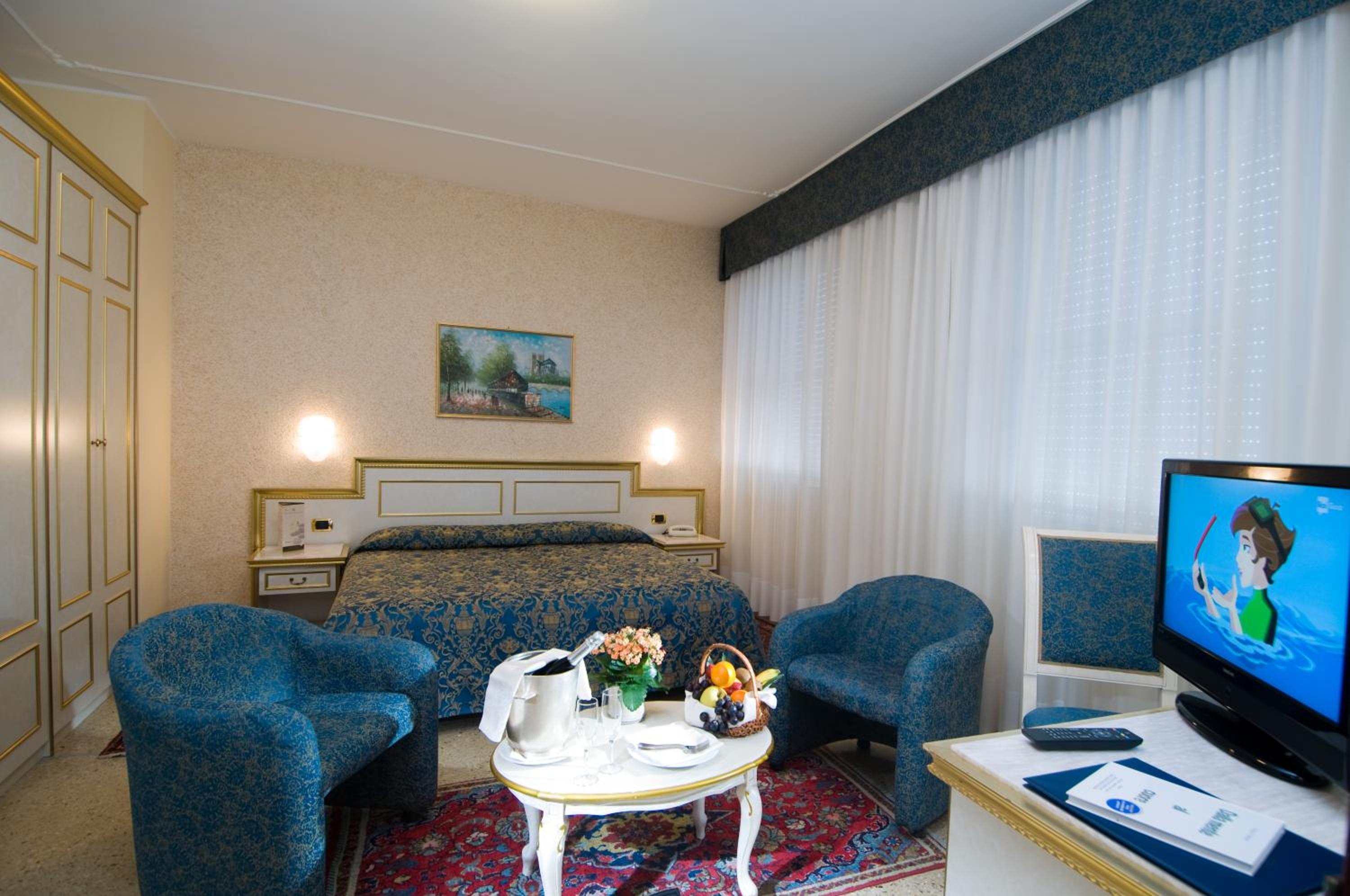 Superior Double Room - Photo 9
