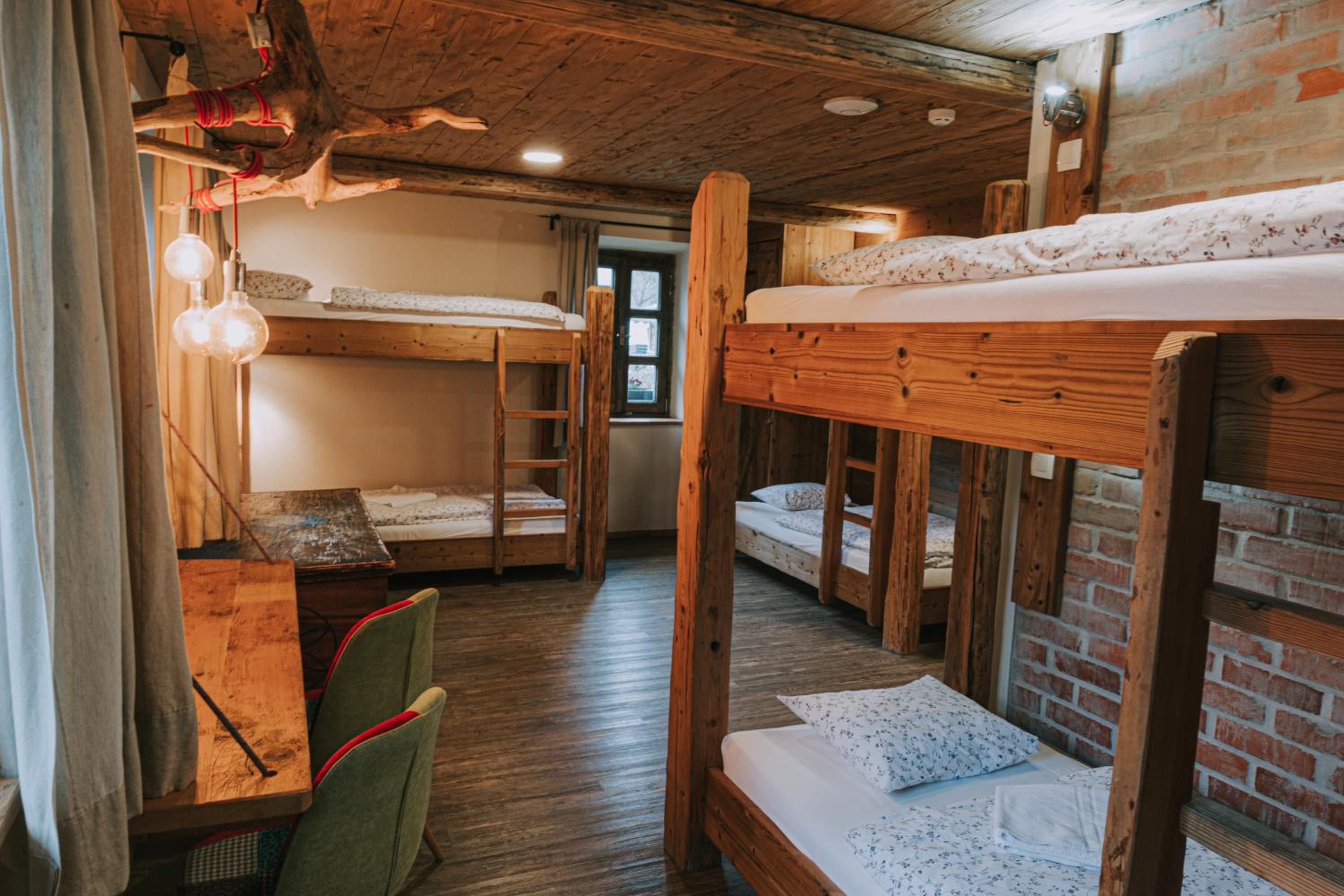 Bed in 6-Bed Mixed Dormitory Room photo 2