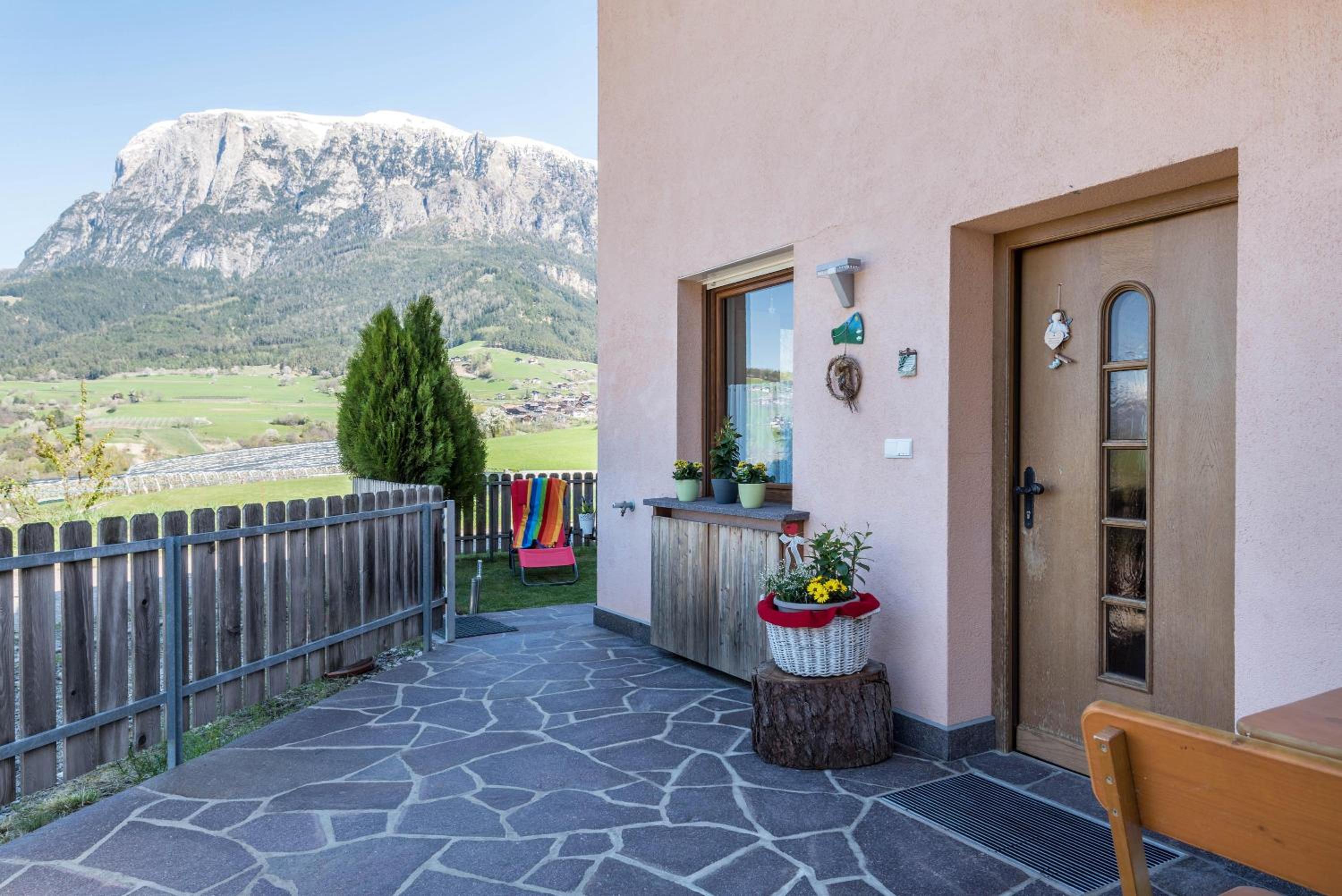 Two-Bedroom Deluxe Apartment with Garden View photo 3