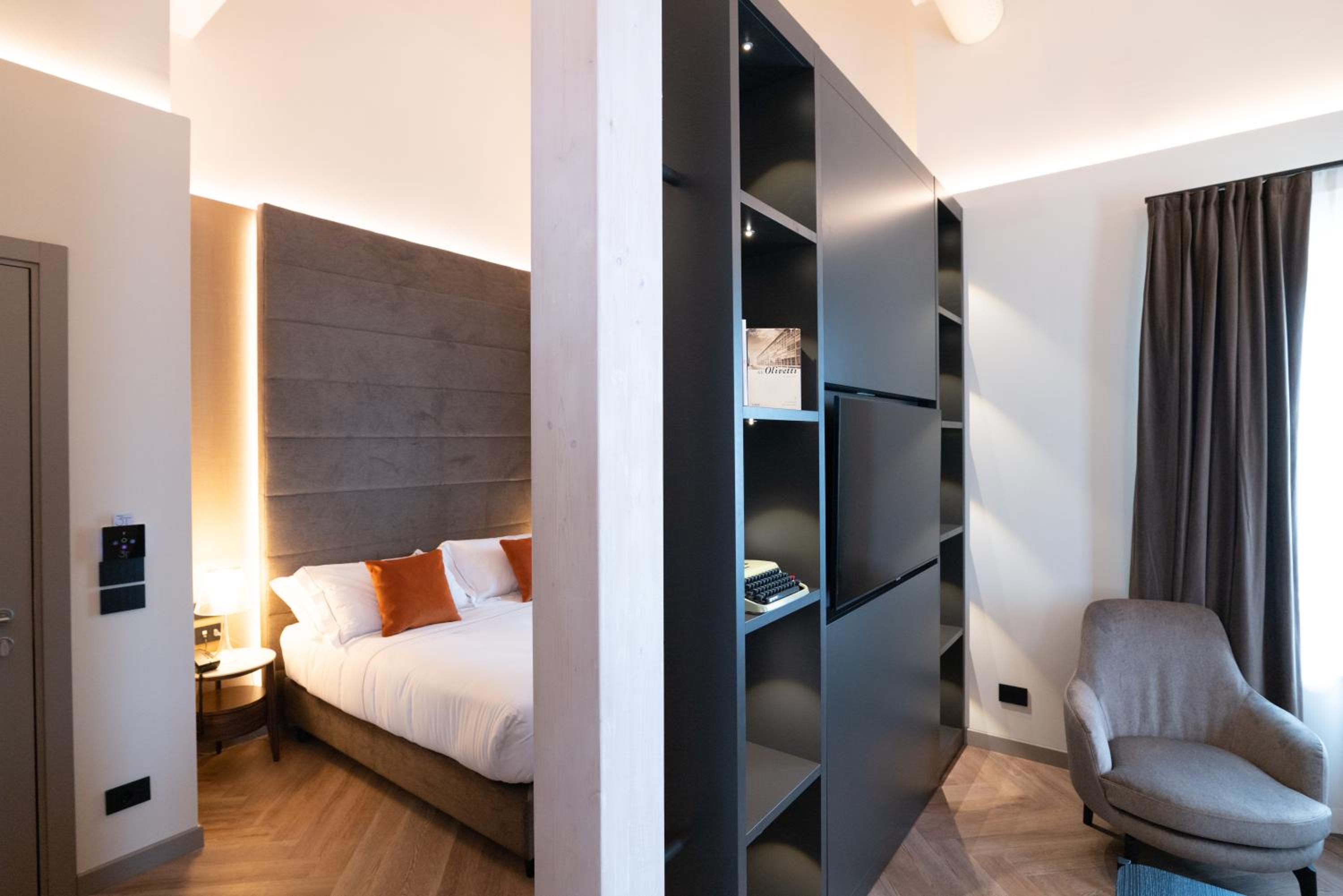 Deluxe Junior Suite - Photo 5