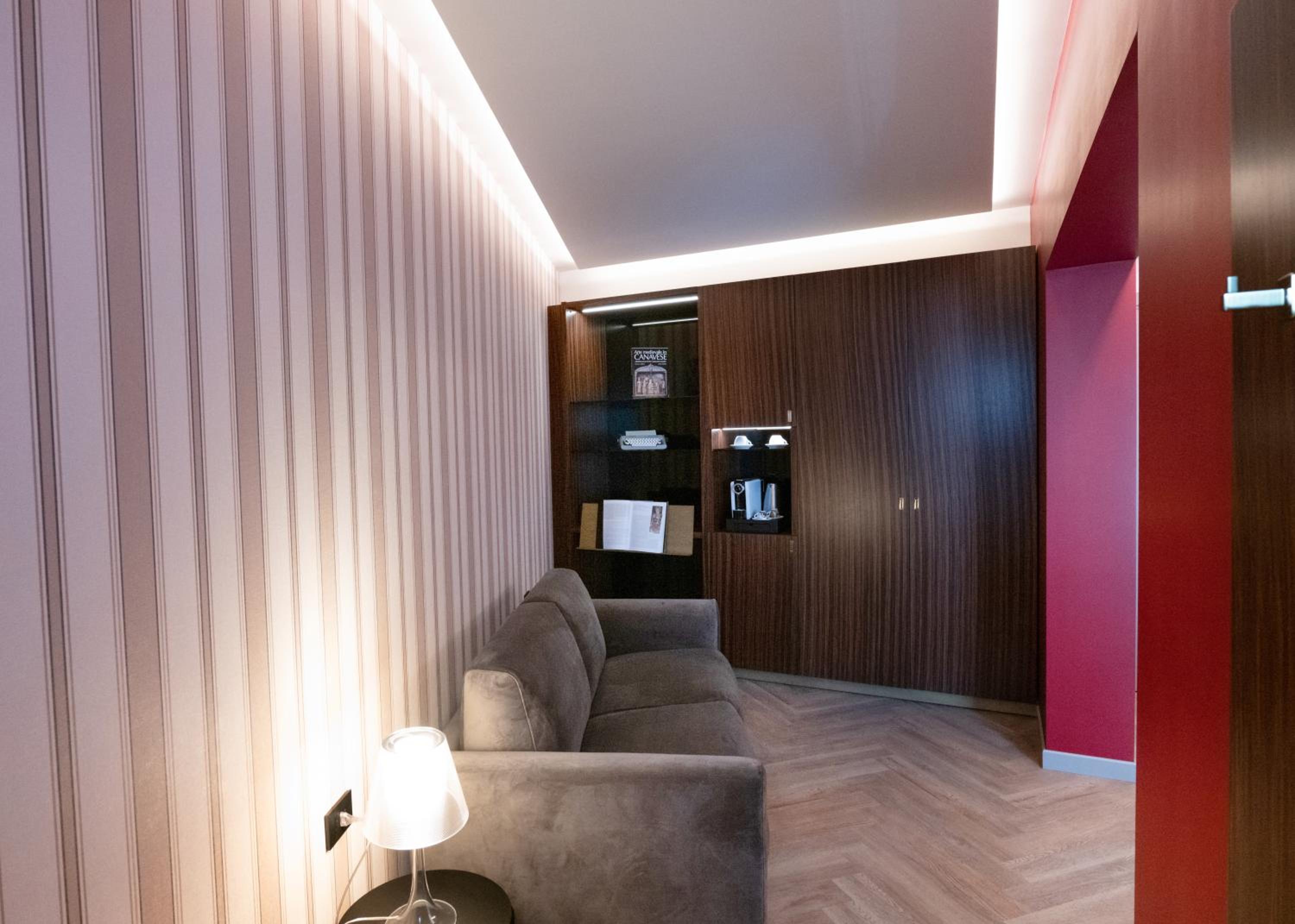 Superior King Room - Photo 4
