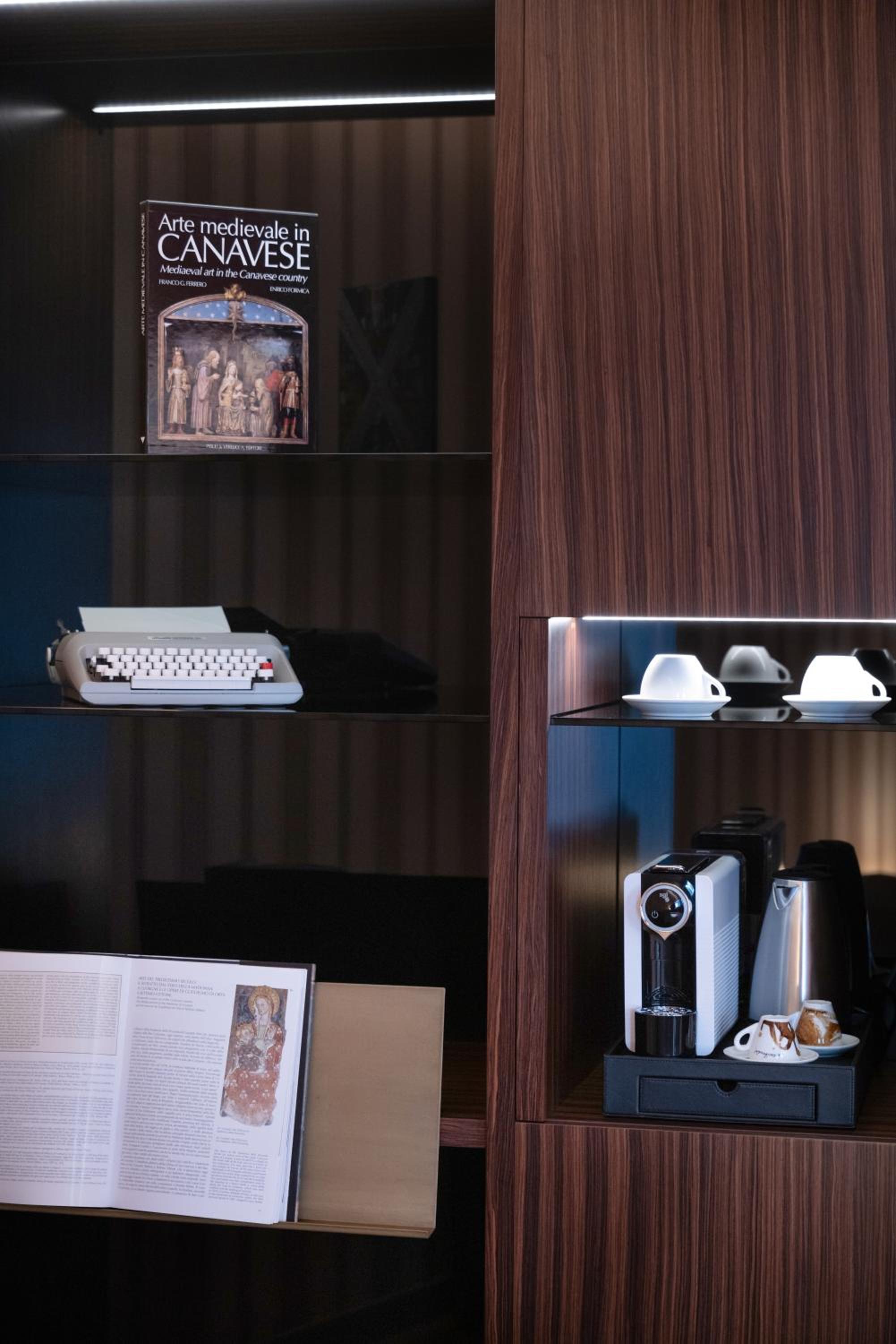 Superior King Room - Photo 3