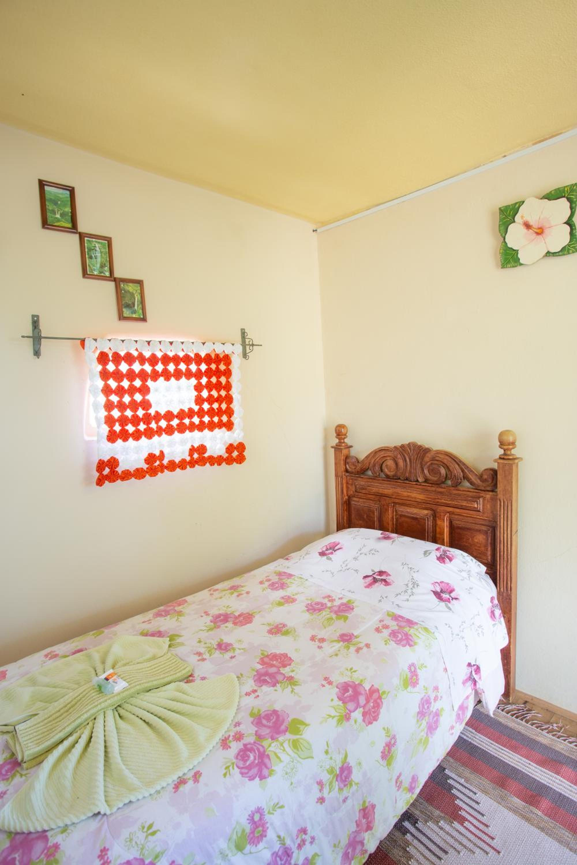 Standard Single Room with Shared Bathroom photo 2