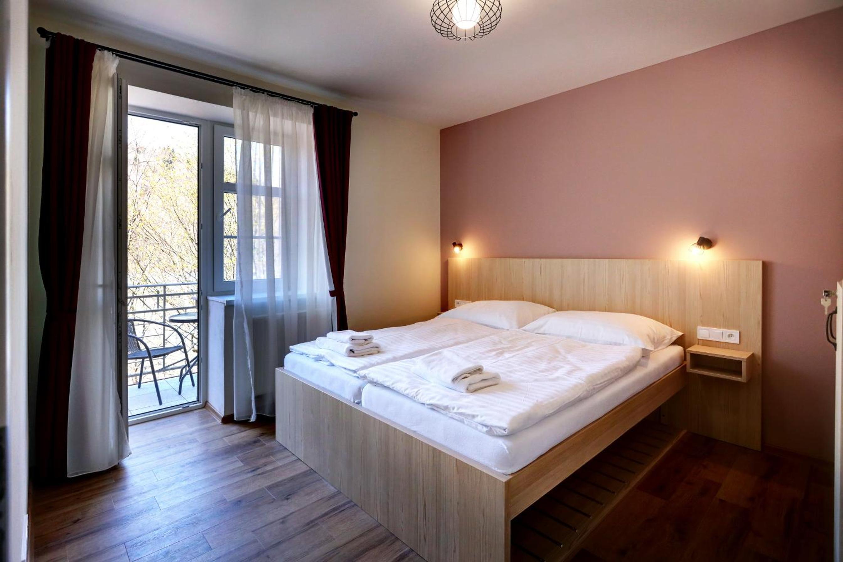 Apartment with Balcony photo 3