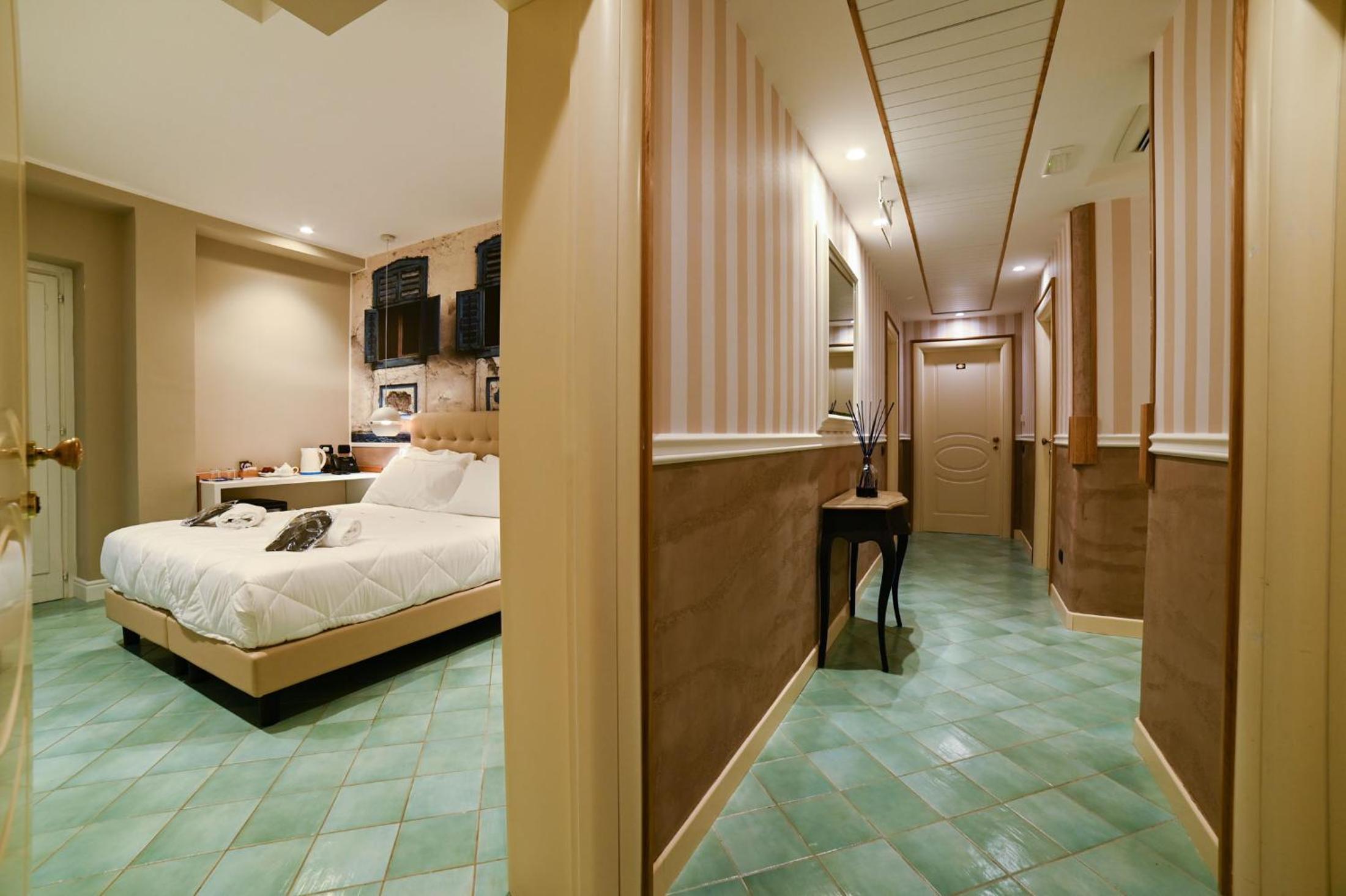 Superior Triple Room with Sea View photo 3