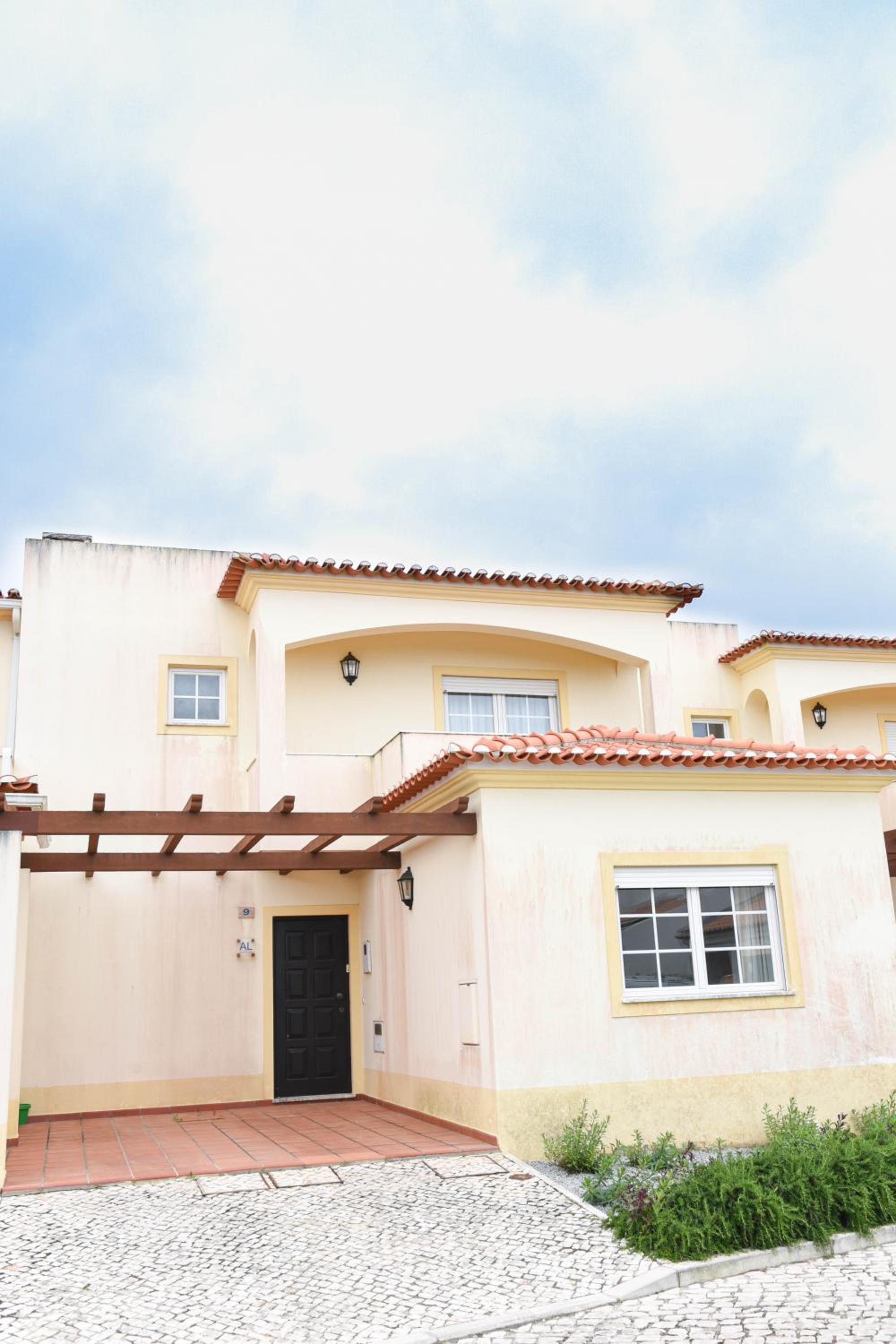 Two-Bedroom House photo 2