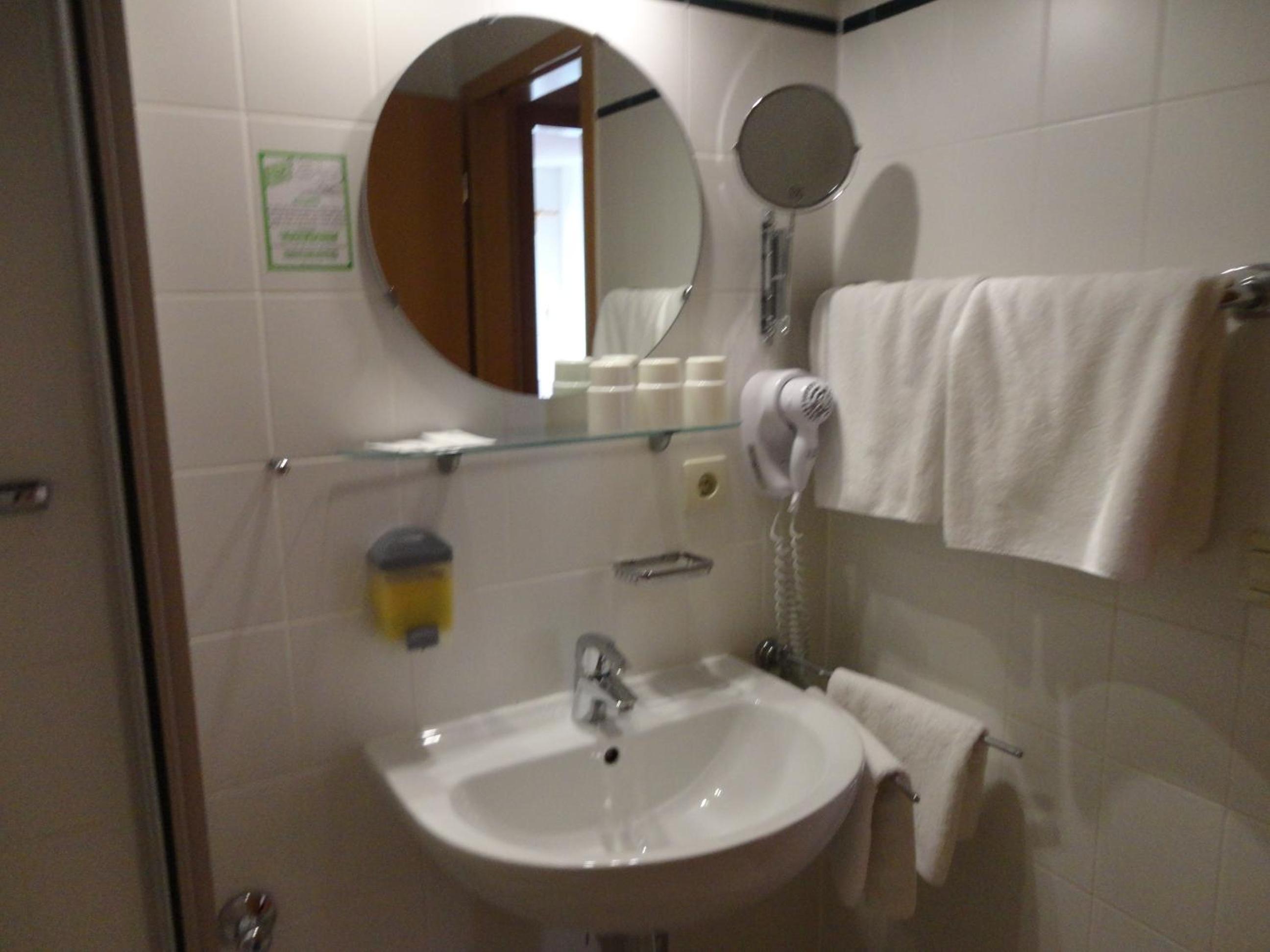 Double Room - Photo 10