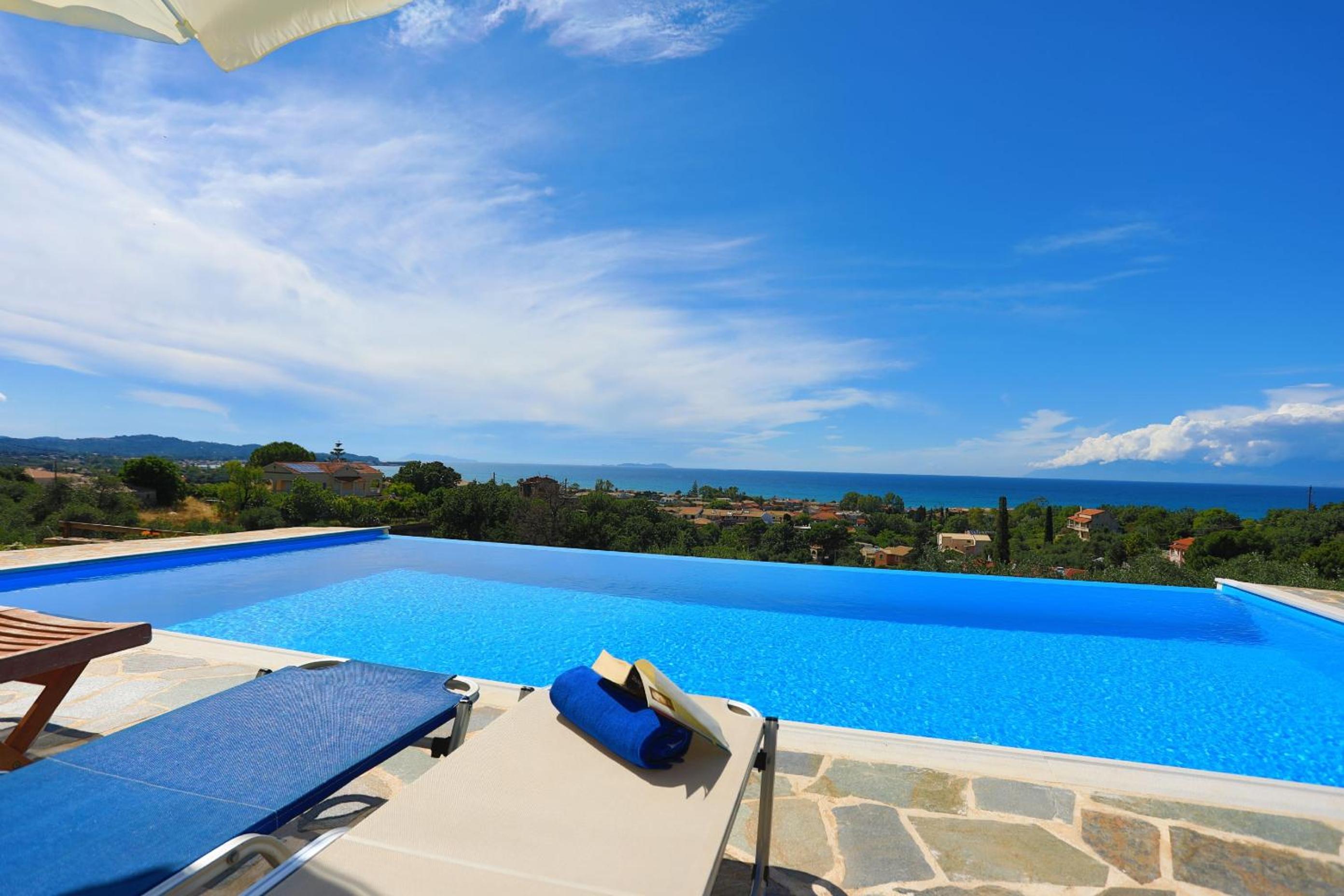 Four-Bedroom Villa photo 2