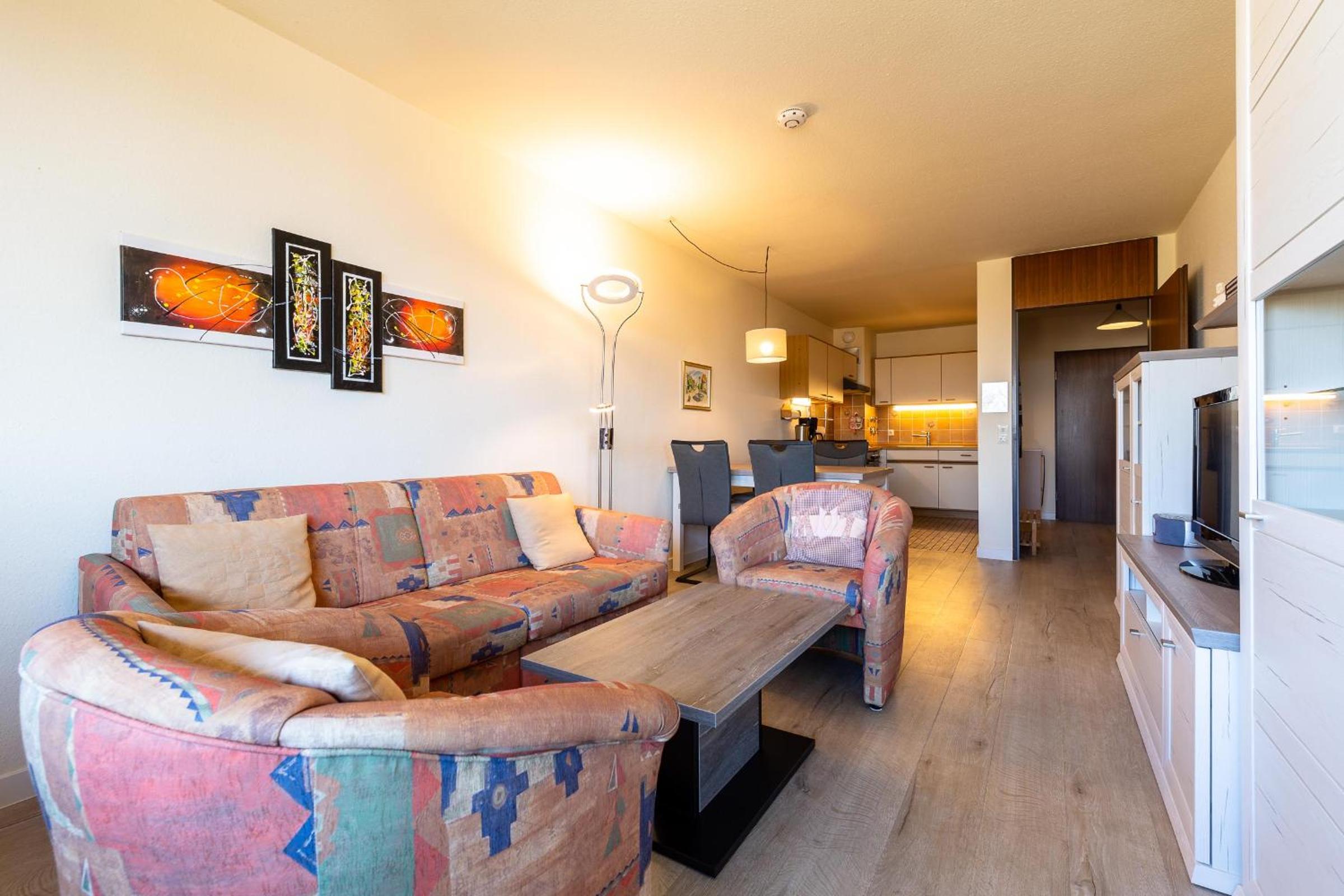 Apartment with Balcony photo 3