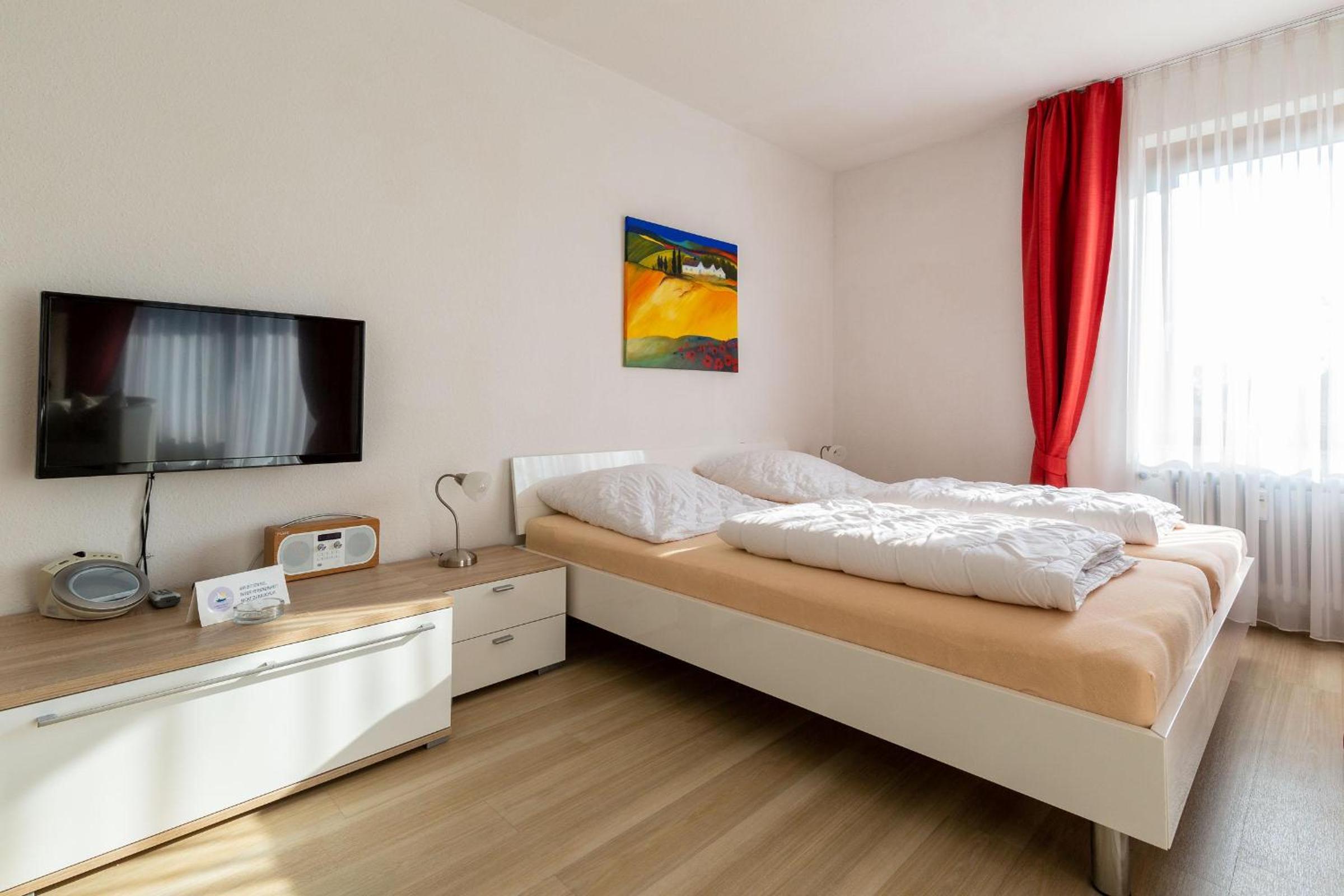 Apartment with Balcony photo 3