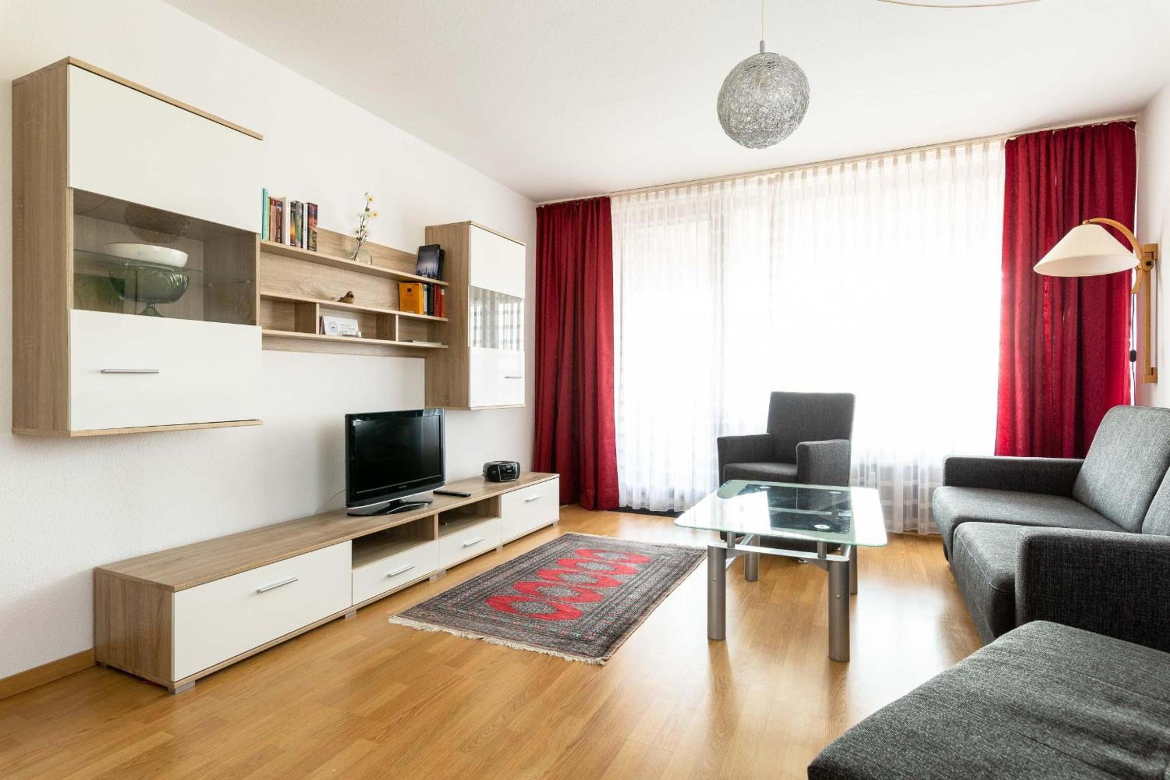 Apartment with Balcony photo 2
