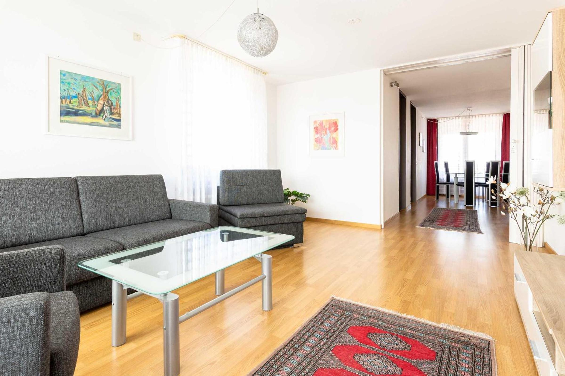 Apartment with Balcony photo 3