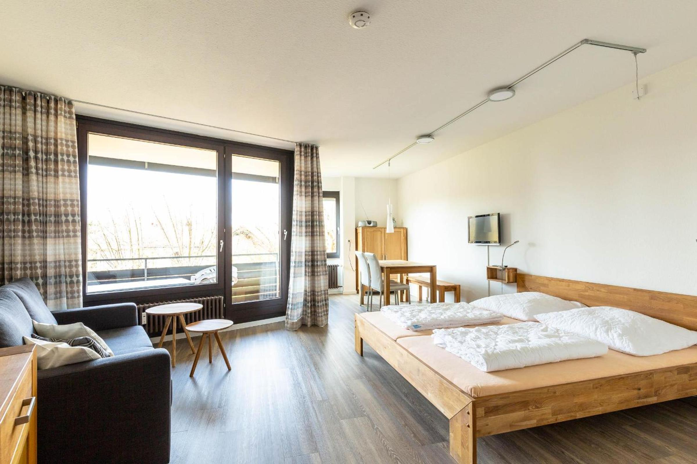 Apartment with Balcony photo 1