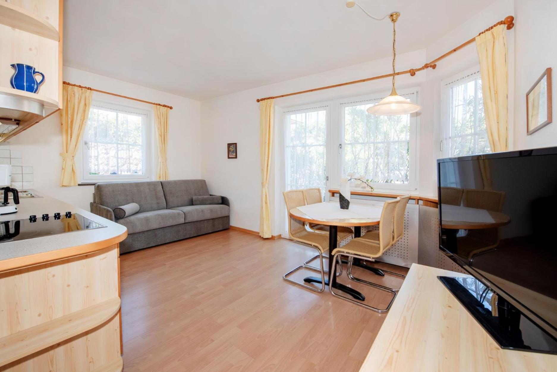 Apartment with Lake View photo 3