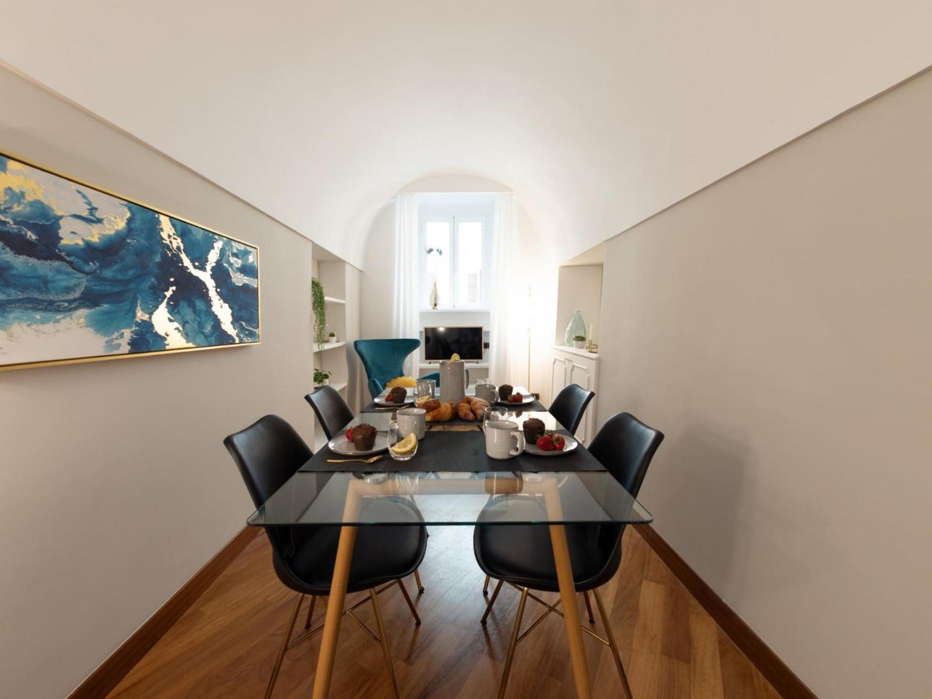 Apartment photo 2