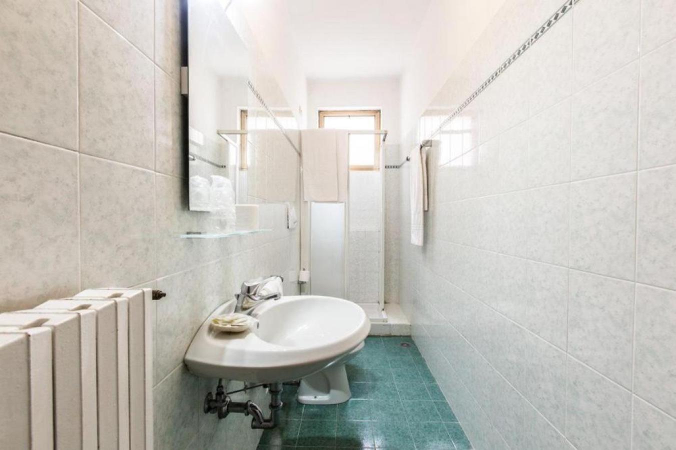 Quadruple Room with Private Bathroom photo 2